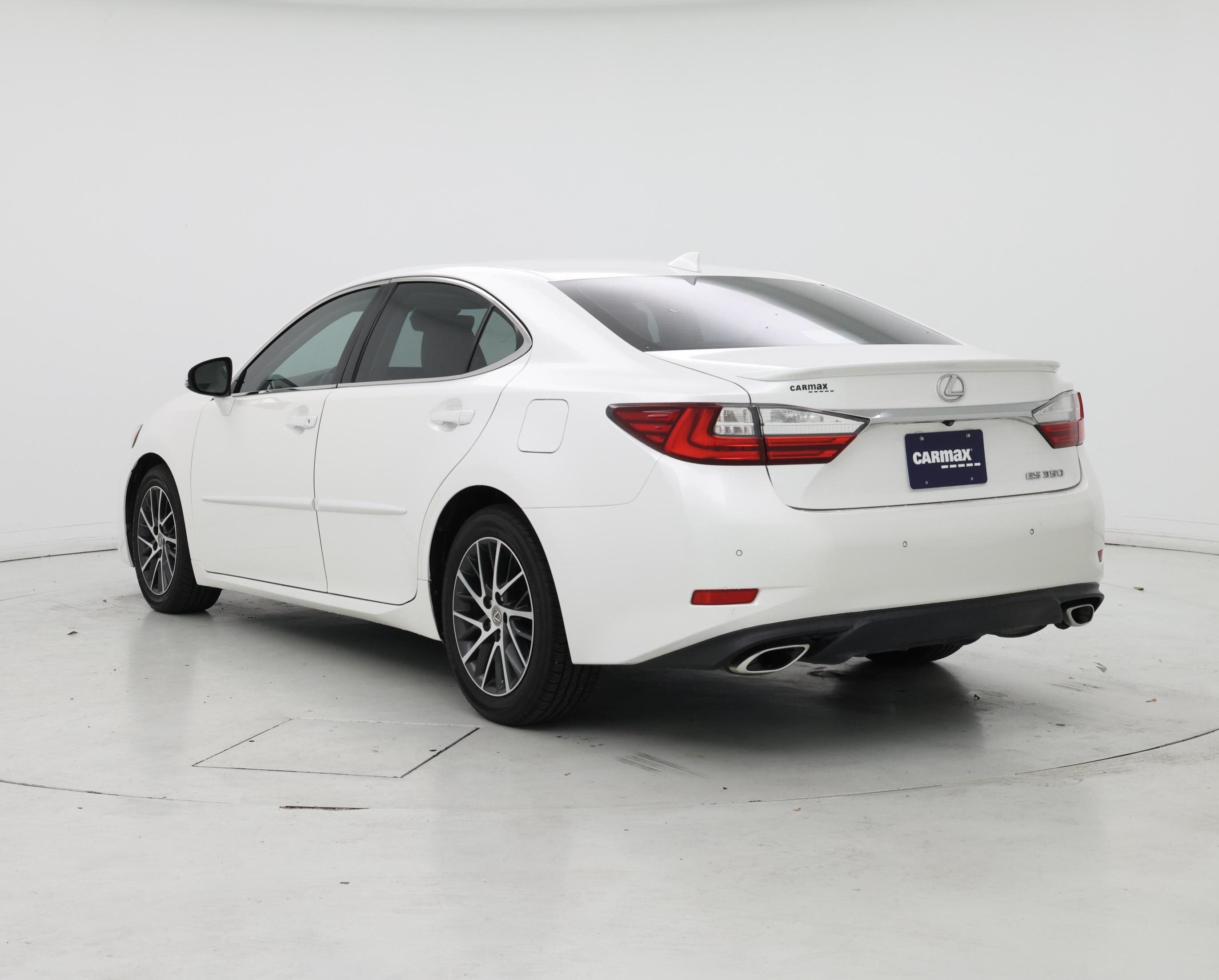 Thumbnail: 2017 Lexus ES - 2