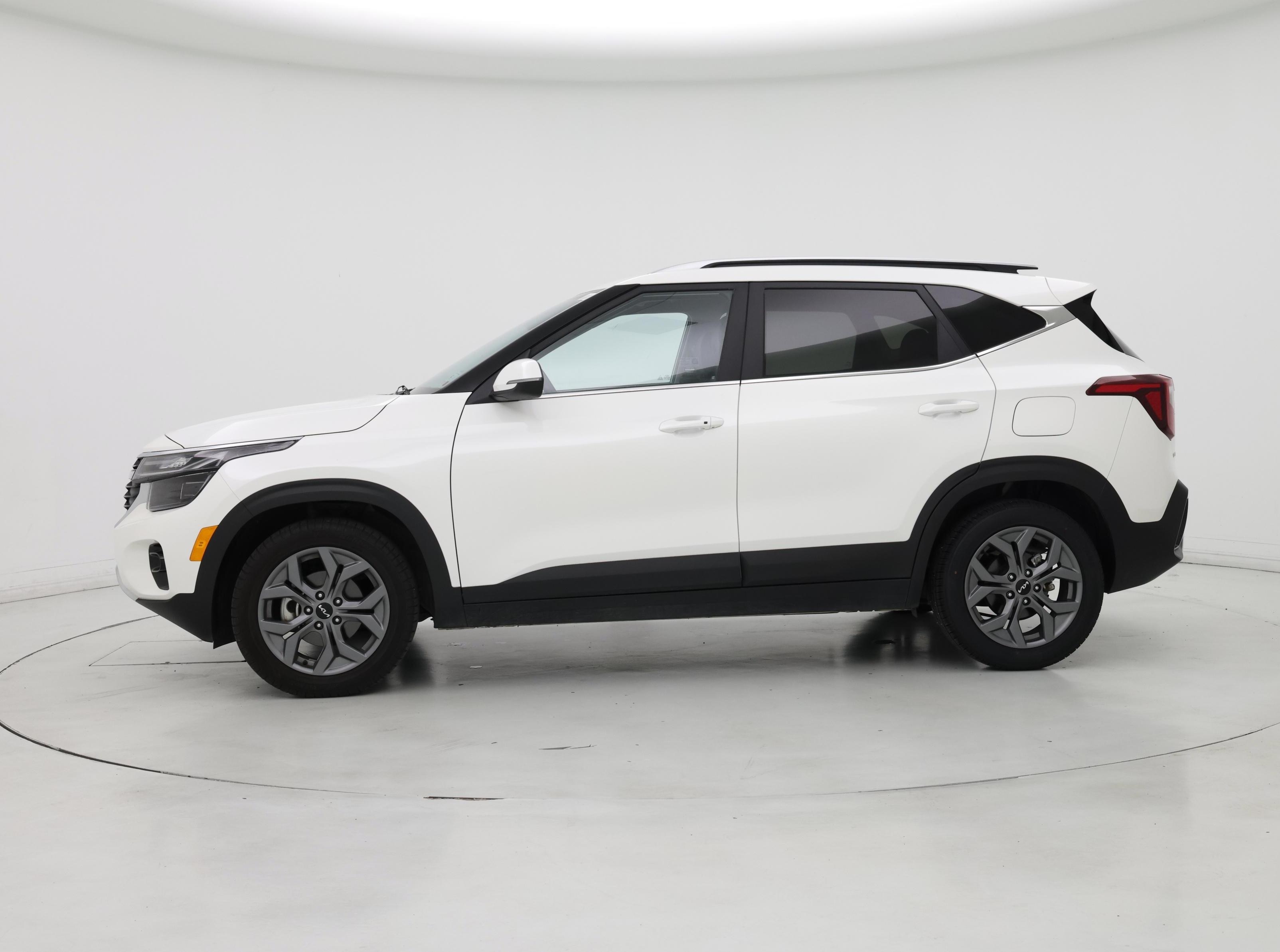 Thumbnail: 2024 Kia Seltos - 3