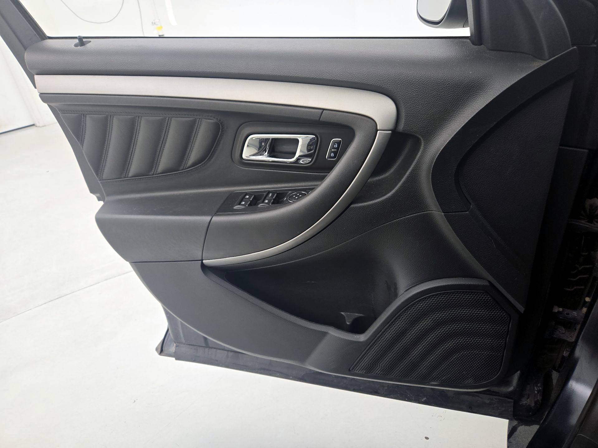 Thumbnail: 2017 Ford Taurus - 12