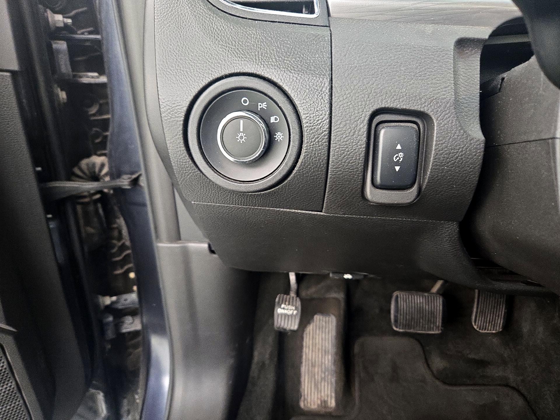 Thumbnail: 2017 Ford Taurus - 13