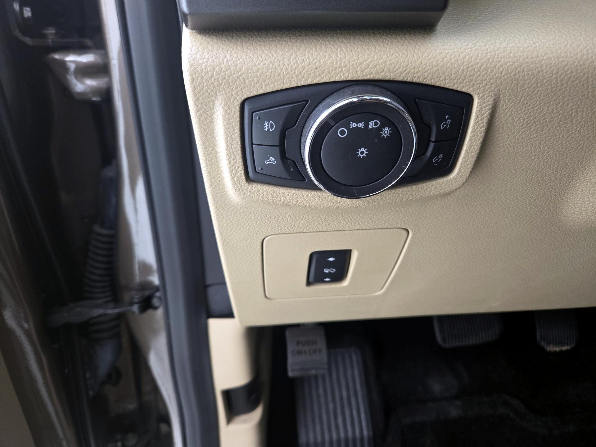 Thumbnail: 2015 Ford F-150 - 13