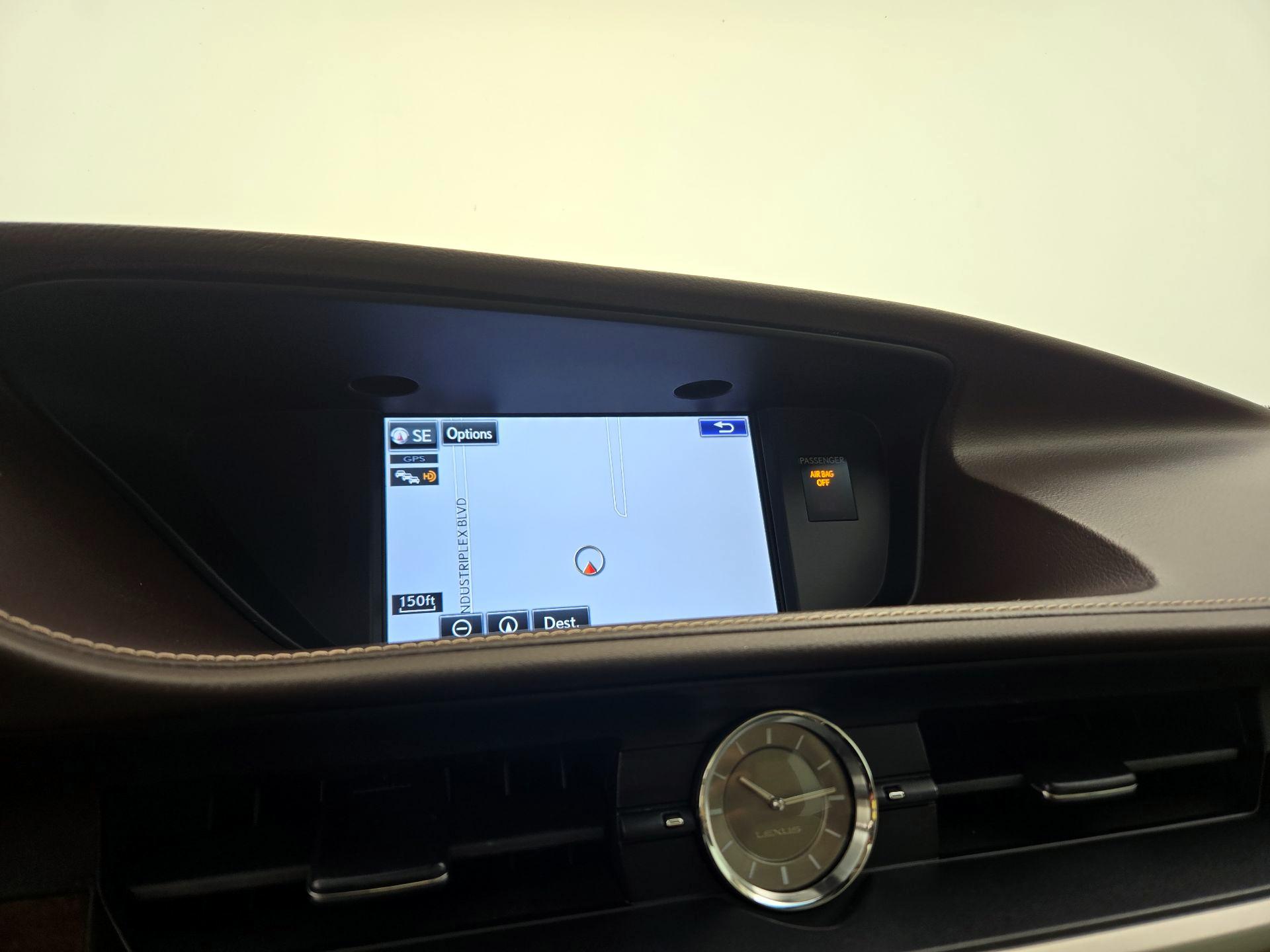 Thumbnail: 2016 Lexus ES - 15