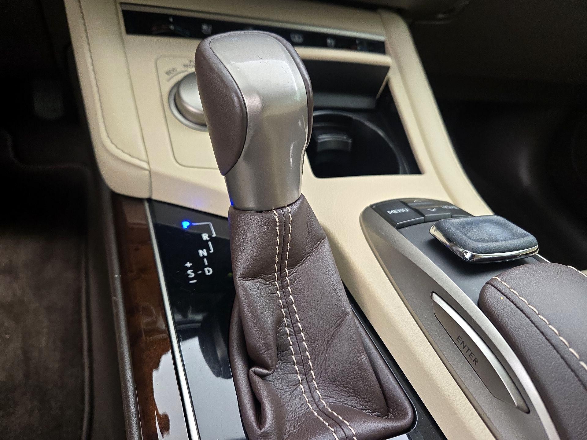 Thumbnail: 2016 Lexus ES - 17