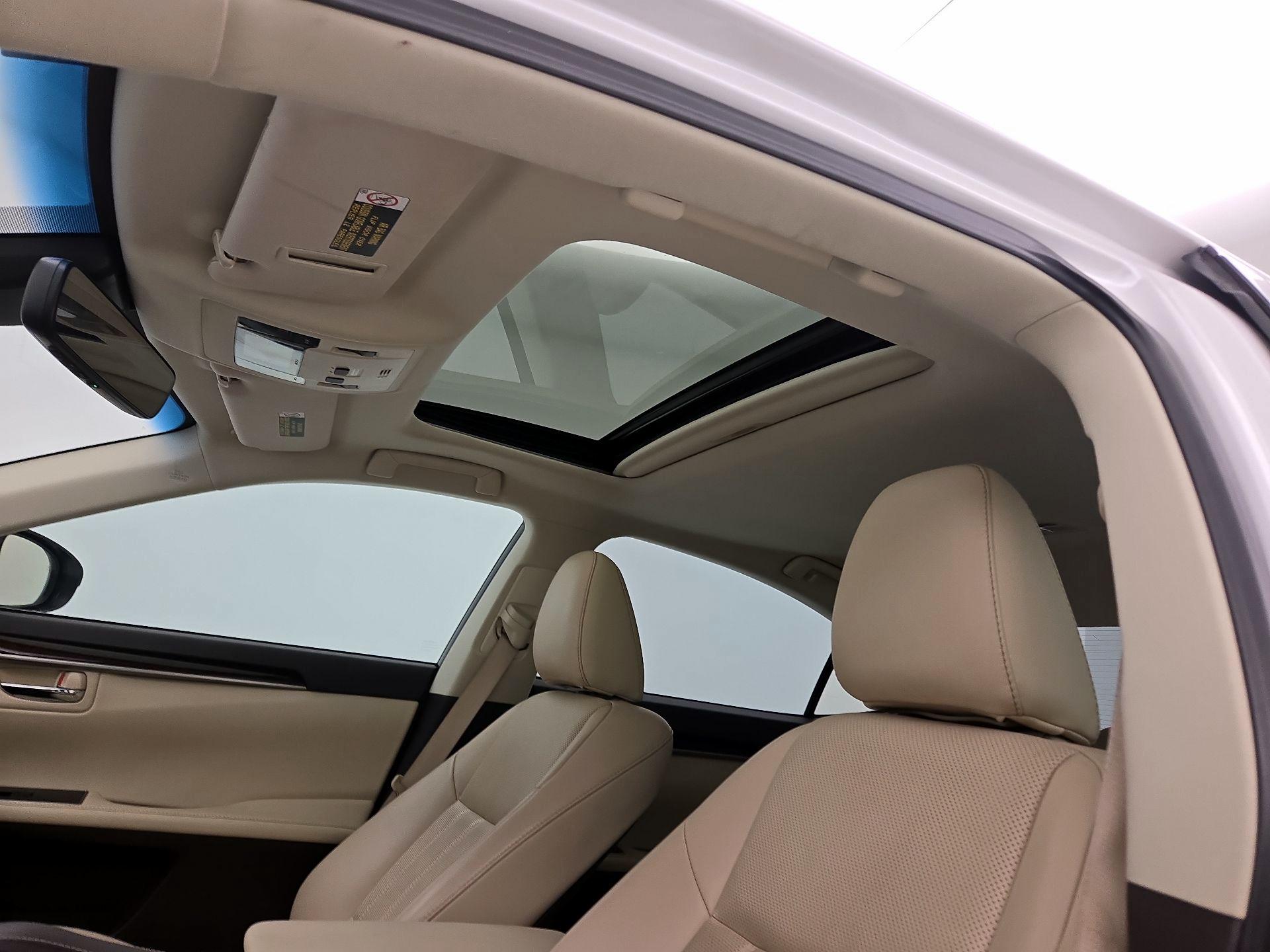 Thumbnail: 2016 Lexus ES - 19