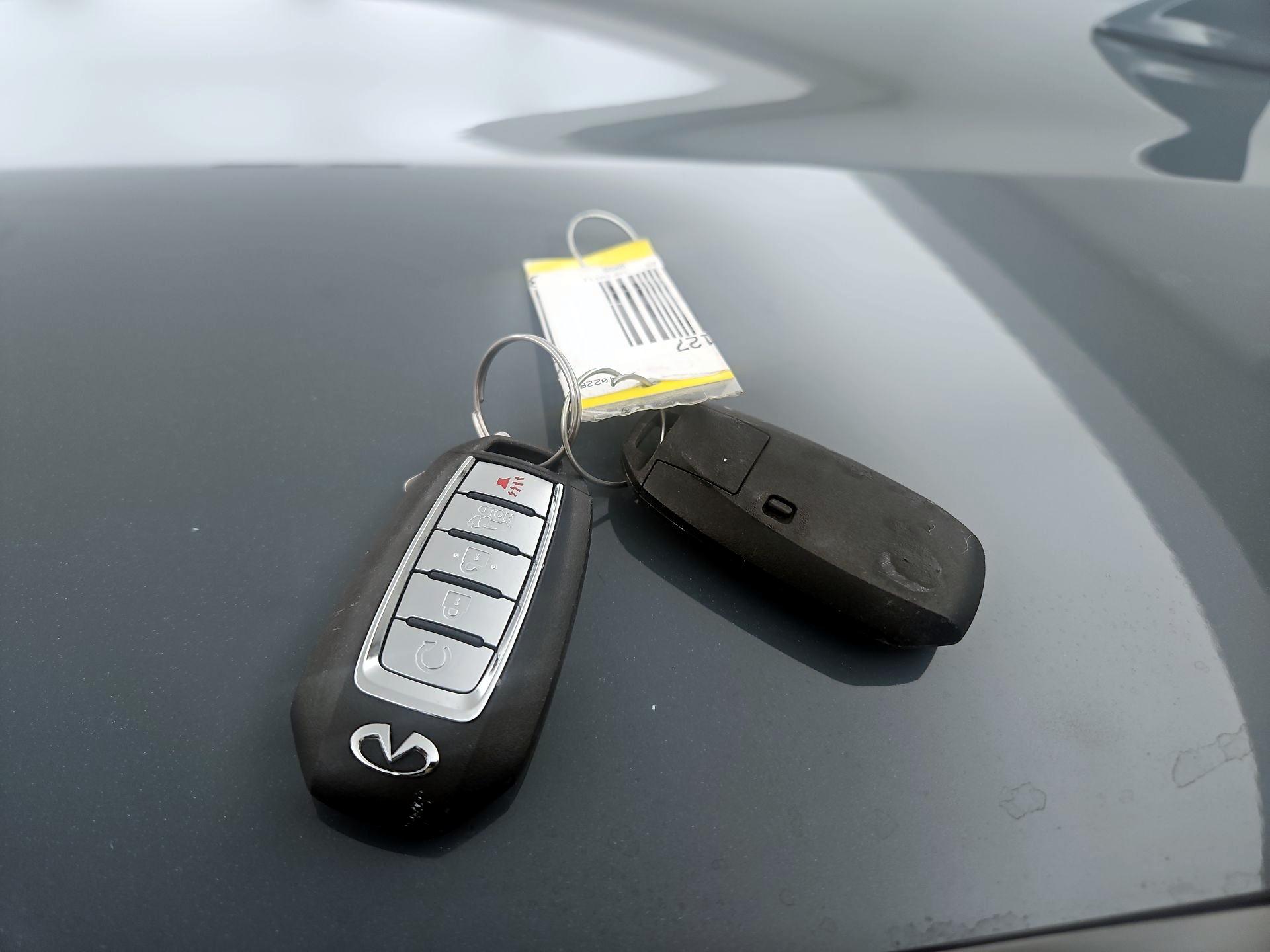 Thumbnail: 2025 INFINITI QX55 - 17