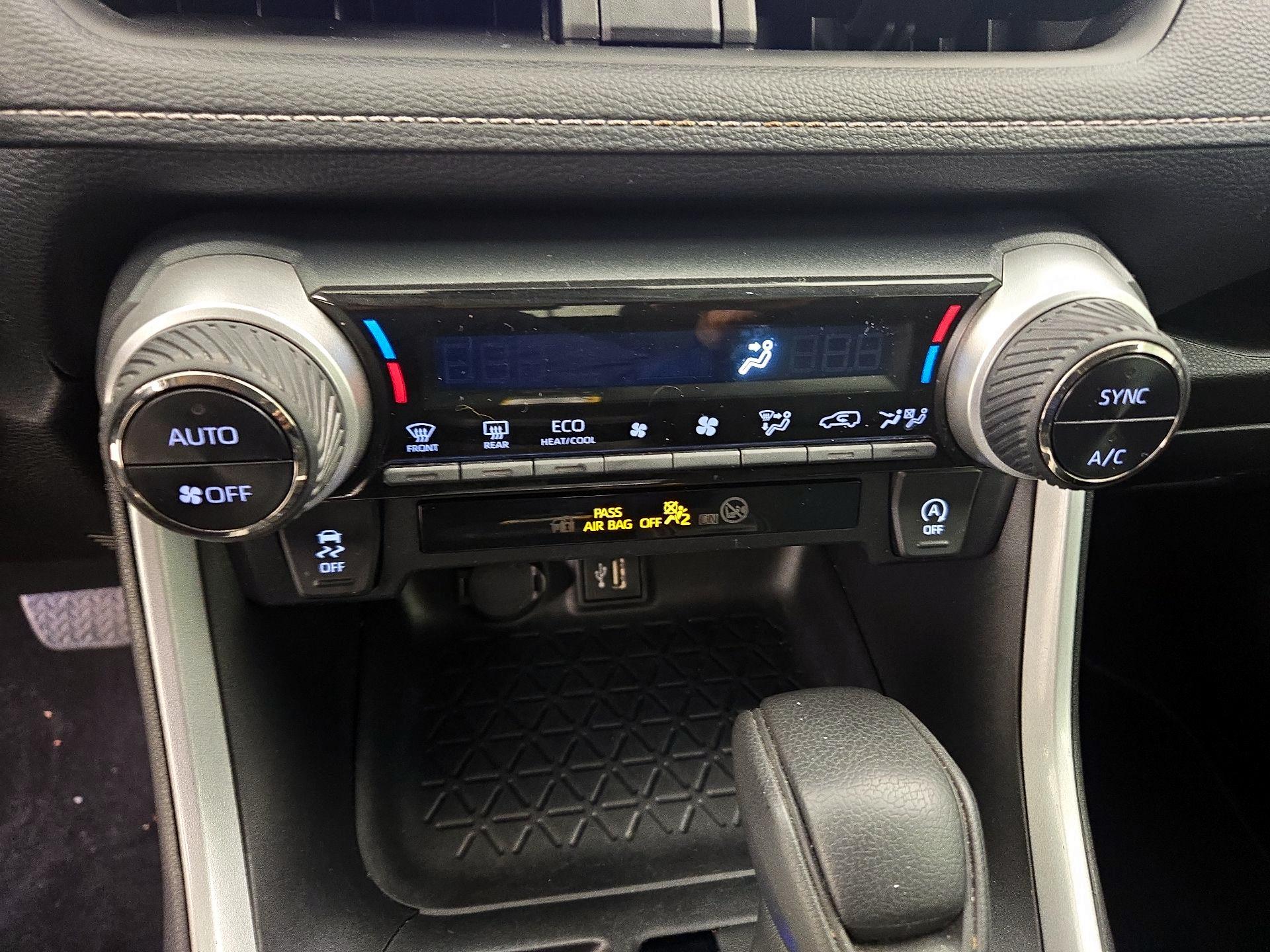 Thumbnail: 2024 Toyota RAV4 - 17