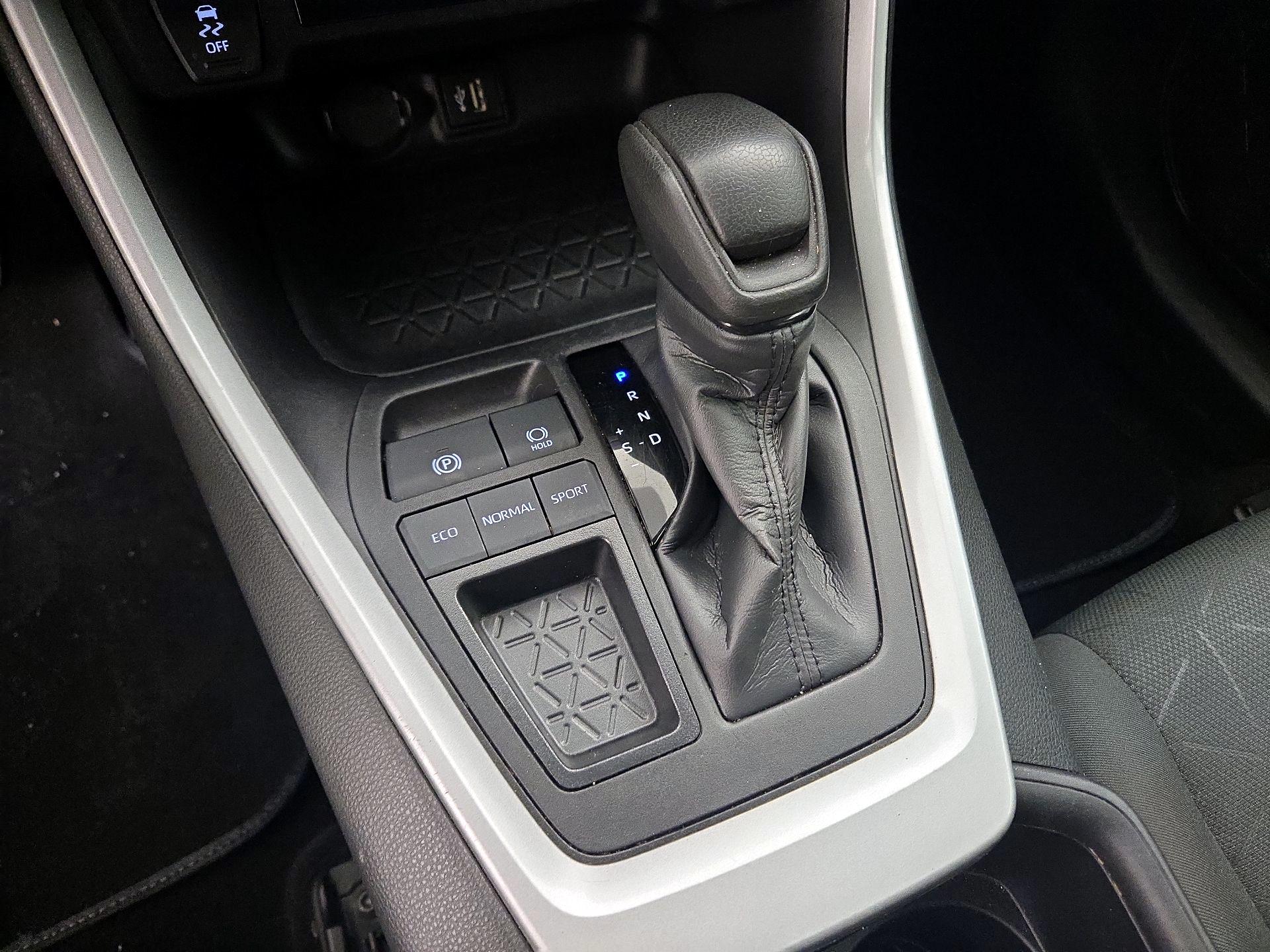 Thumbnail: 2024 Toyota RAV4 - 18