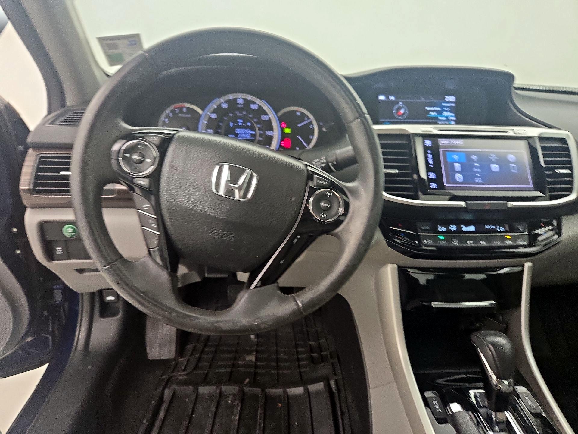 Thumbnail: 2017 Honda Accord - 10