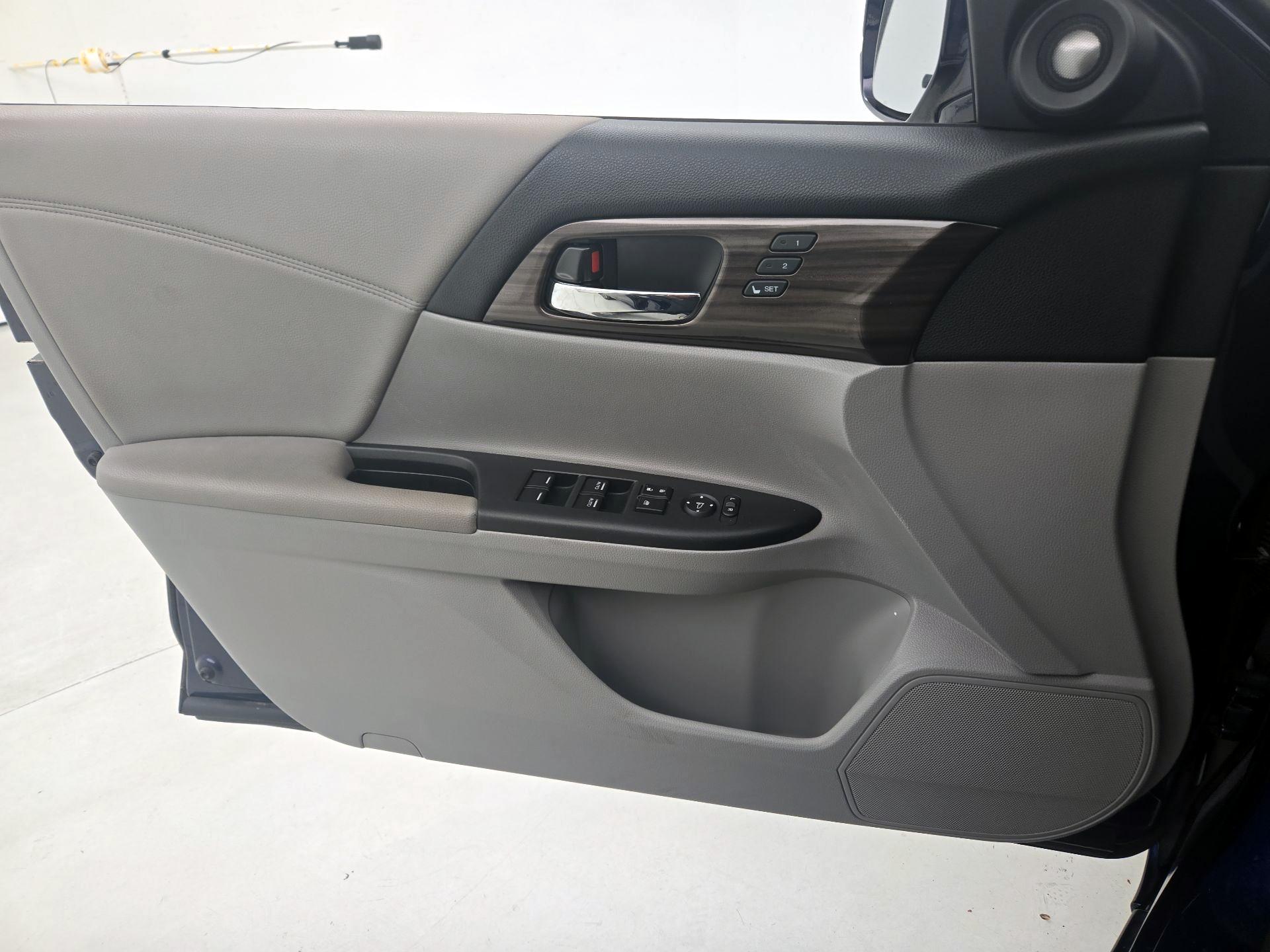 Thumbnail: 2017 Honda Accord - 12