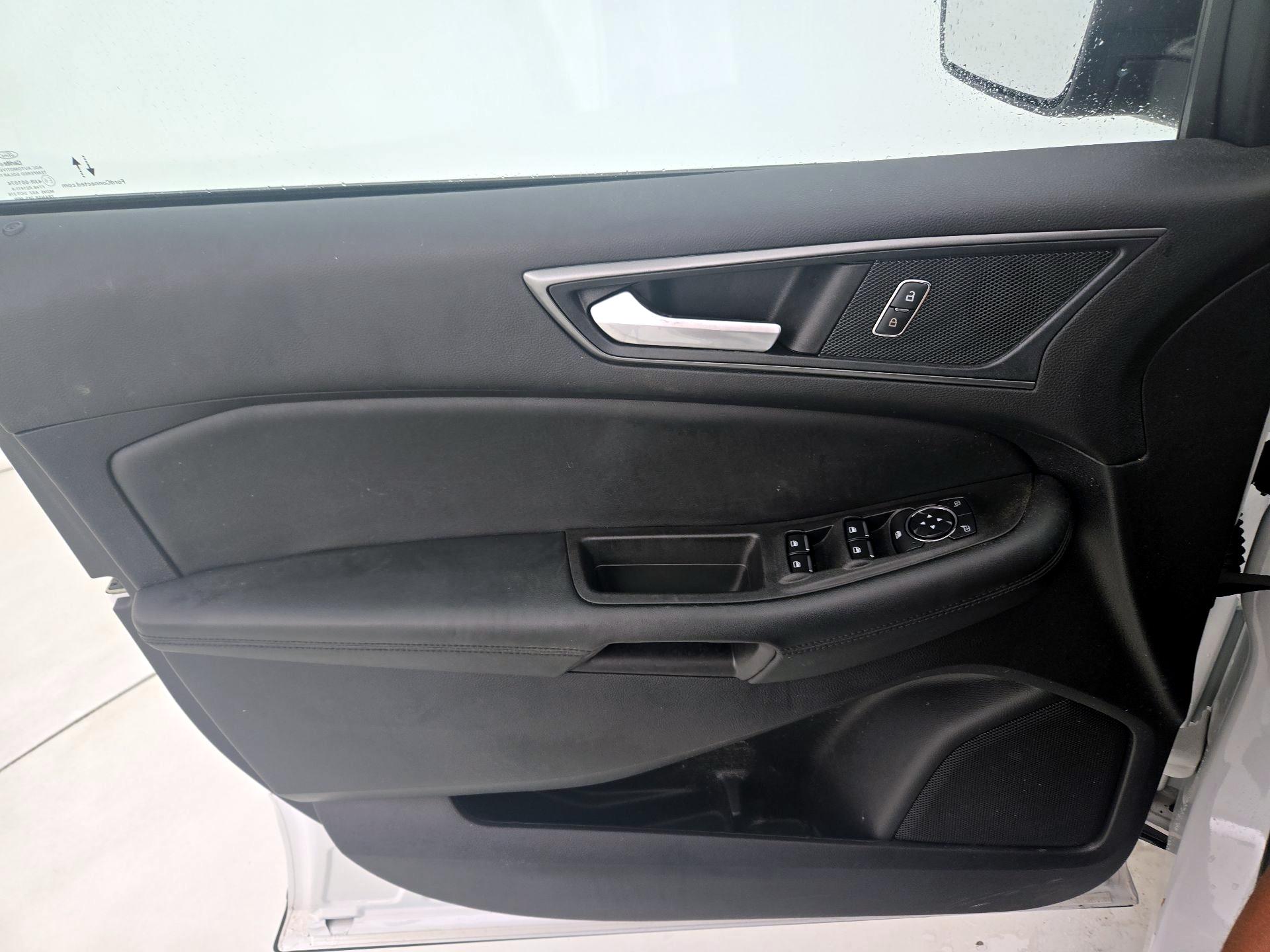 Thumbnail: 2021 Ford Edge - 12