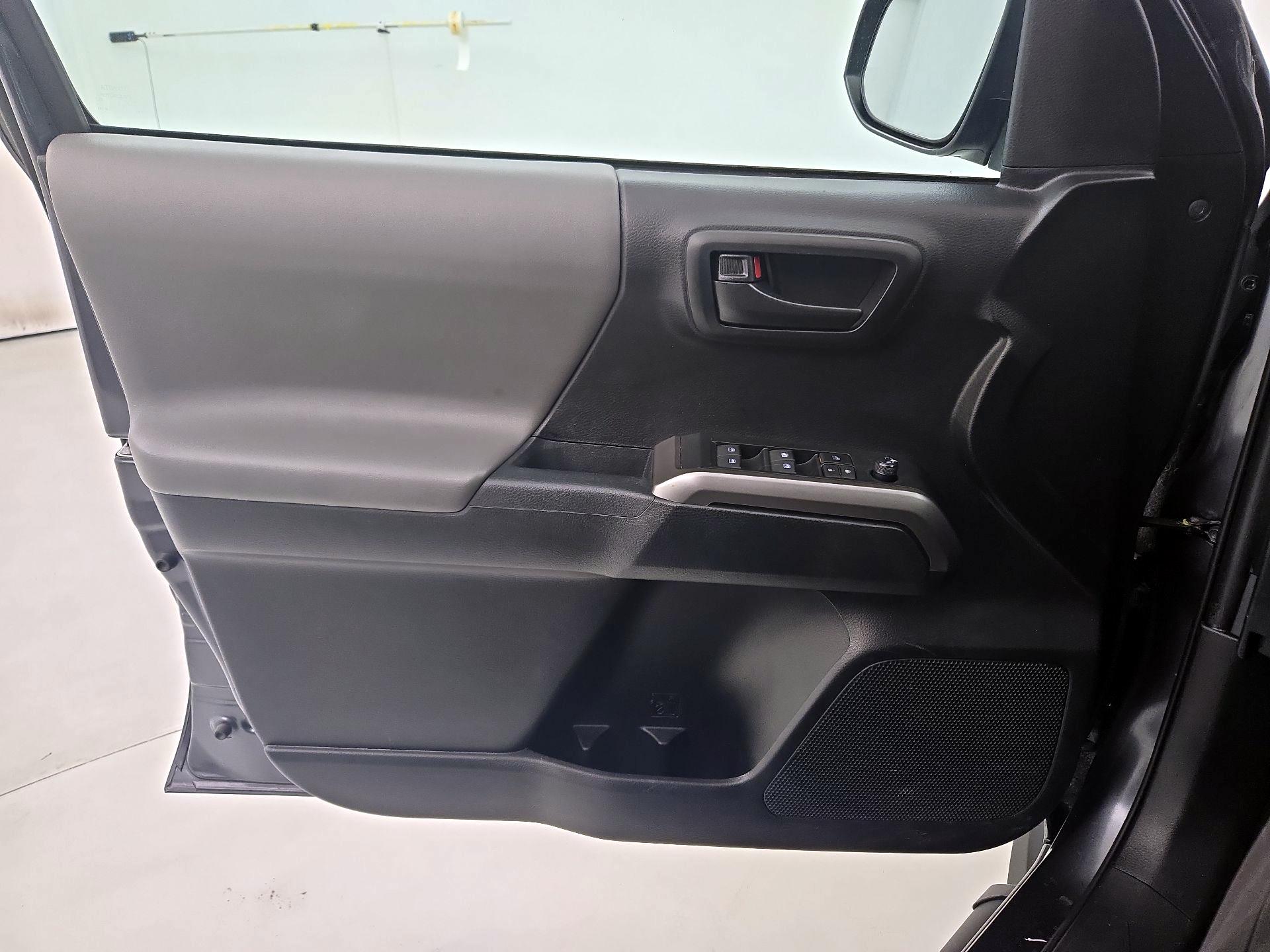 Thumbnail: 2021 Toyota Tacoma - 12