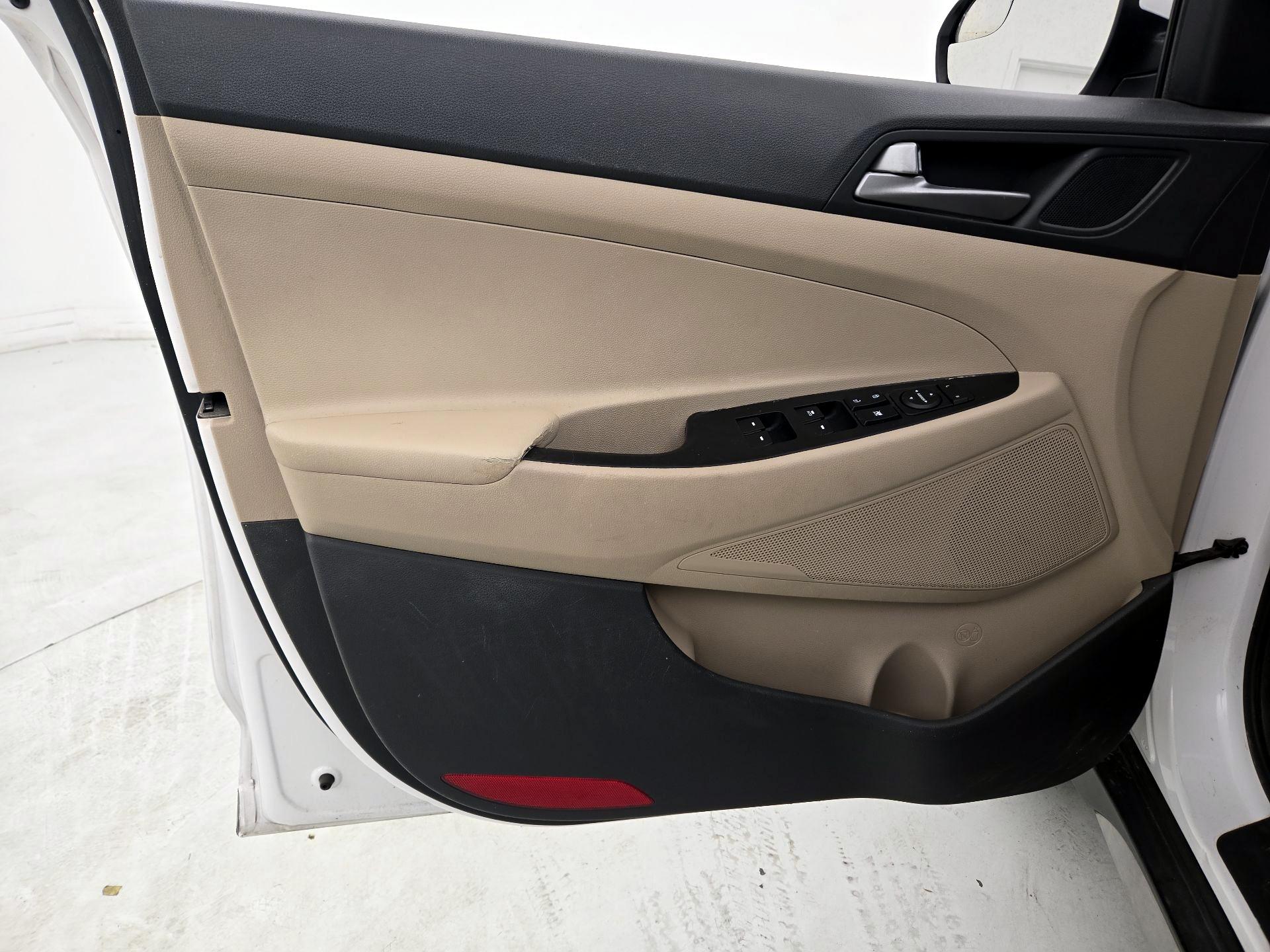 Thumbnail: 2018 Hyundai Tucson - 12