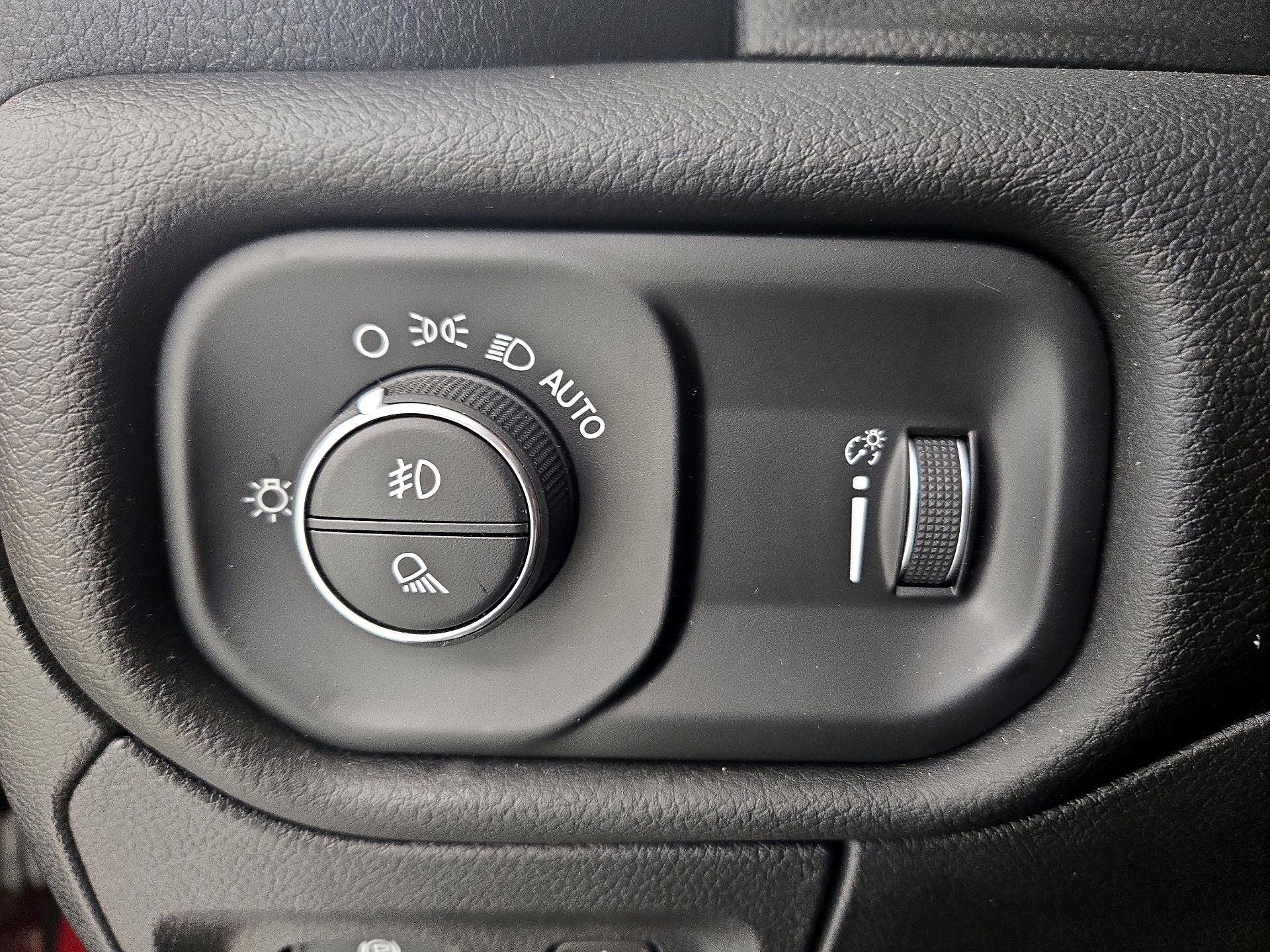 Thumbnail: 2025 RAM 1500 - 13