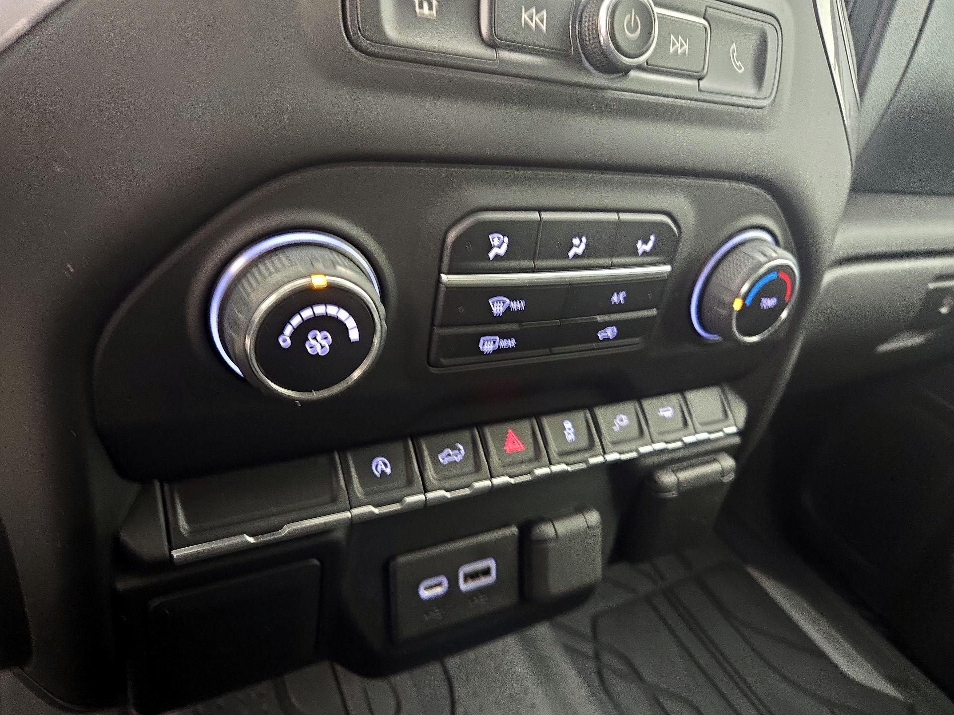 Thumbnail: 2022 Chevrolet Silverado 1500 - 16