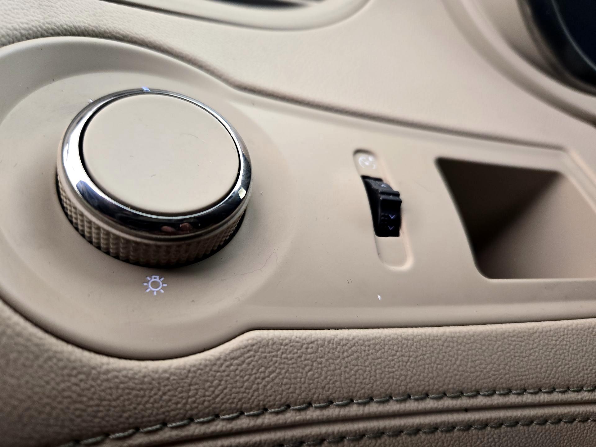 Thumbnail: 2016 Buick LaCrosse - 13