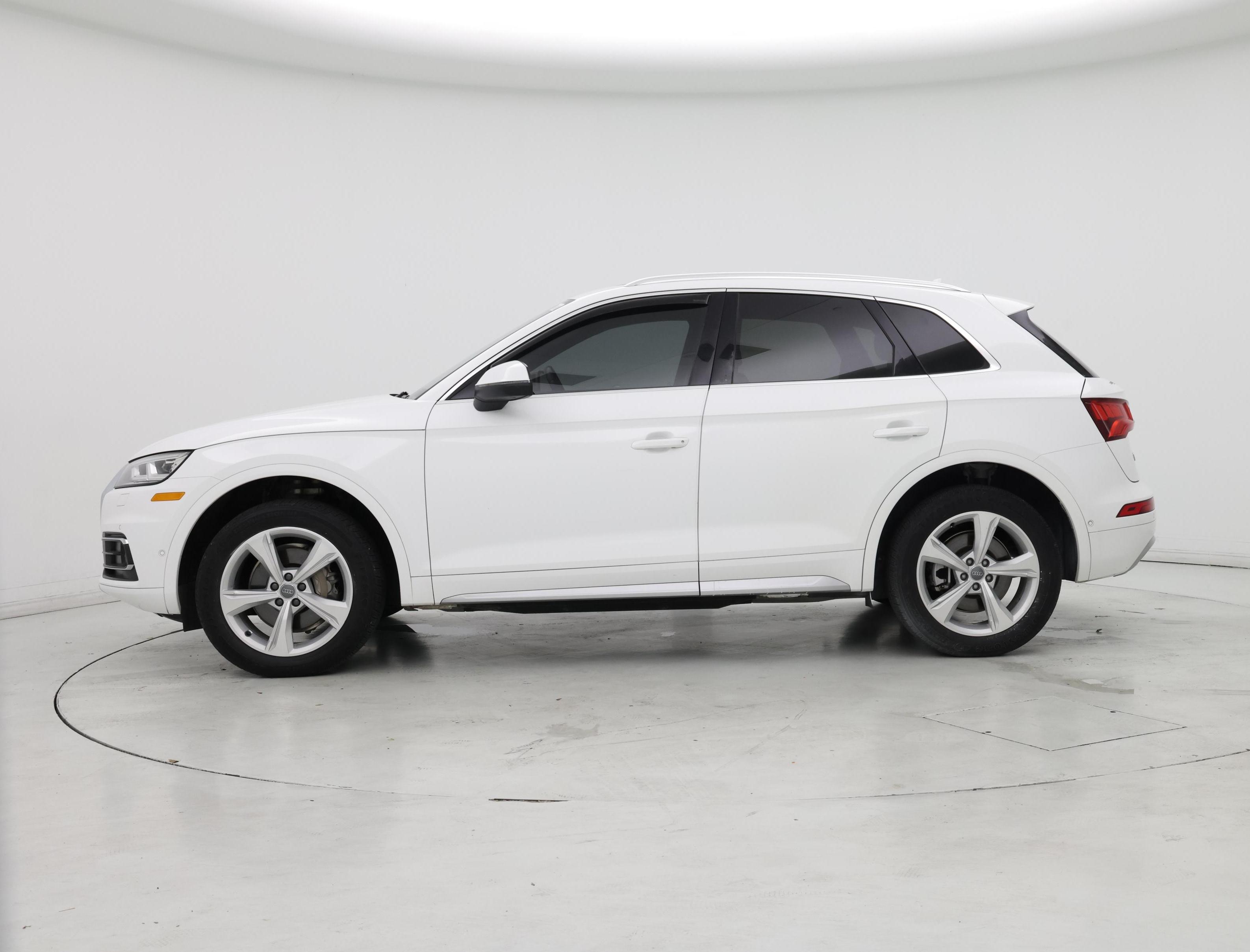 Thumbnail: 2020 Audi Q5 - 3
