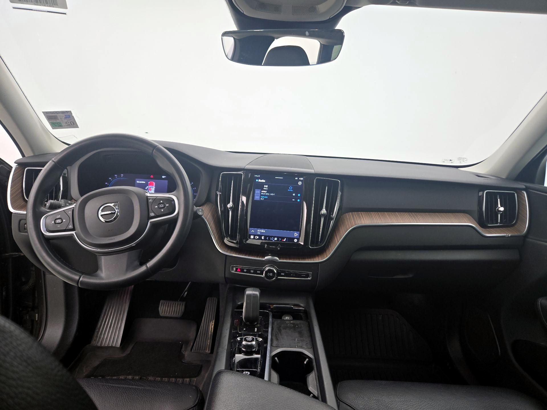 Thumbnail: 2022 Volvo XC60 - 9