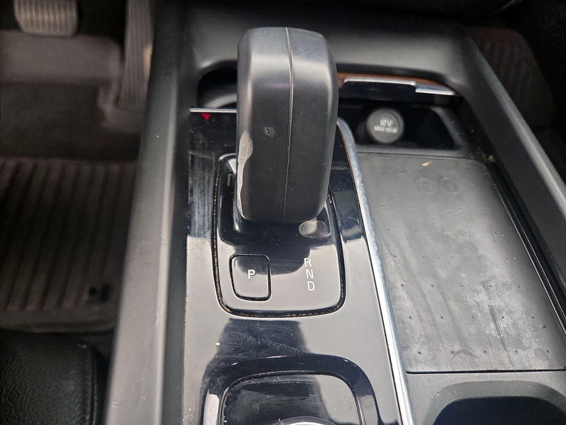 Thumbnail: 2022 Volvo XC60 - 17