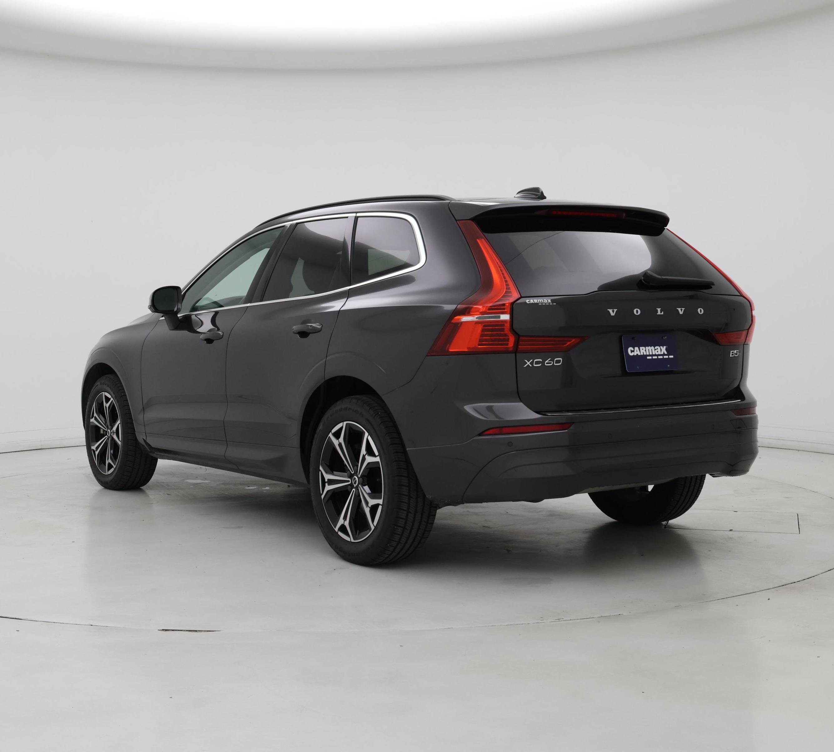 Thumbnail: 2022 Volvo XC60 - 2