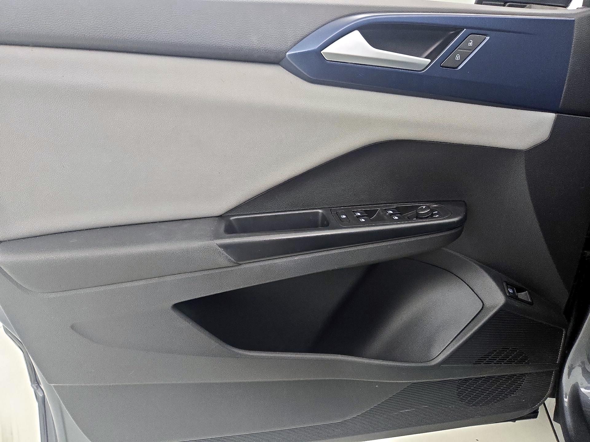 Thumbnail: 2022 Volkswagen Taos - 12