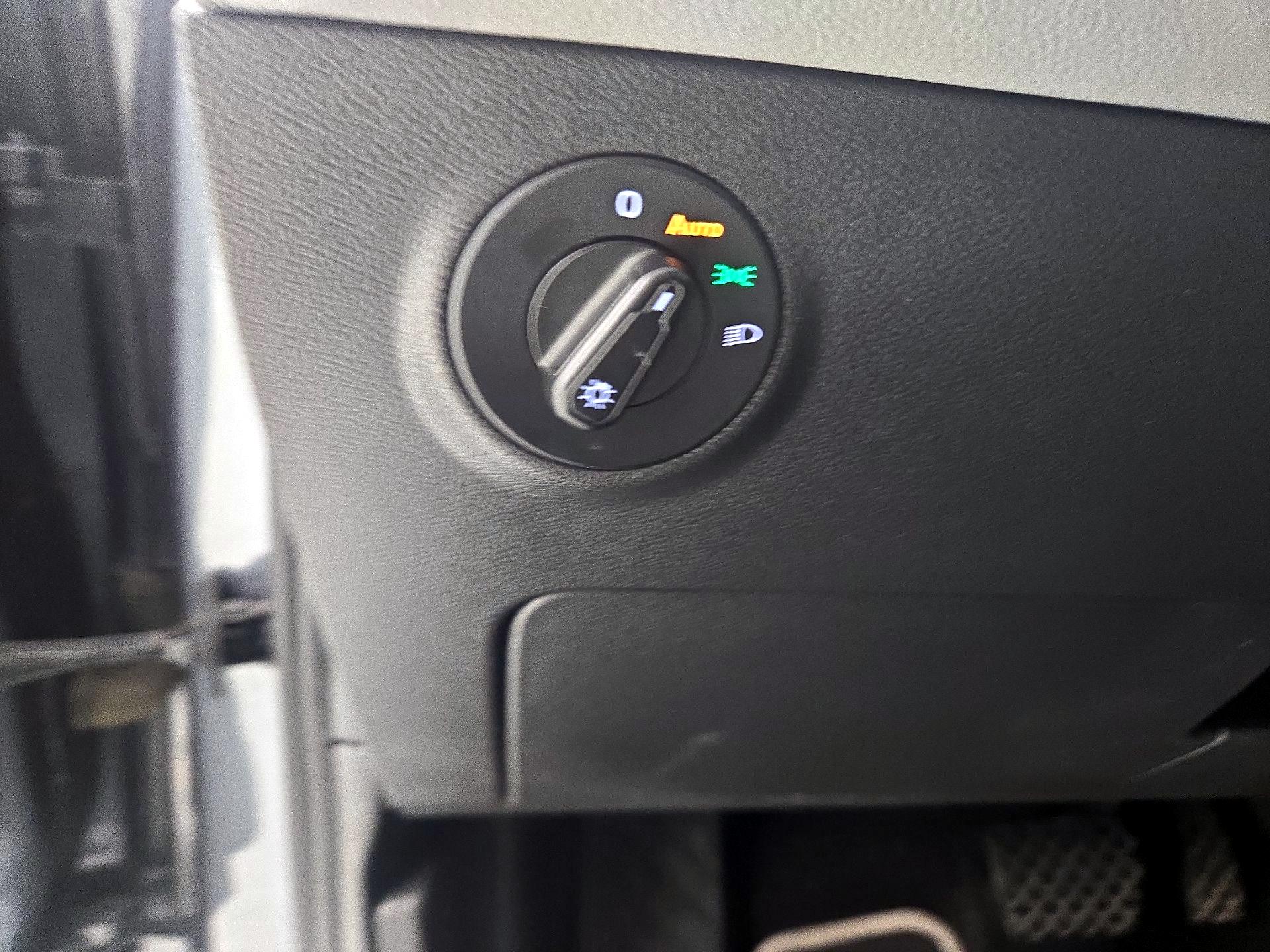 Thumbnail: 2022 Volkswagen Taos - 13