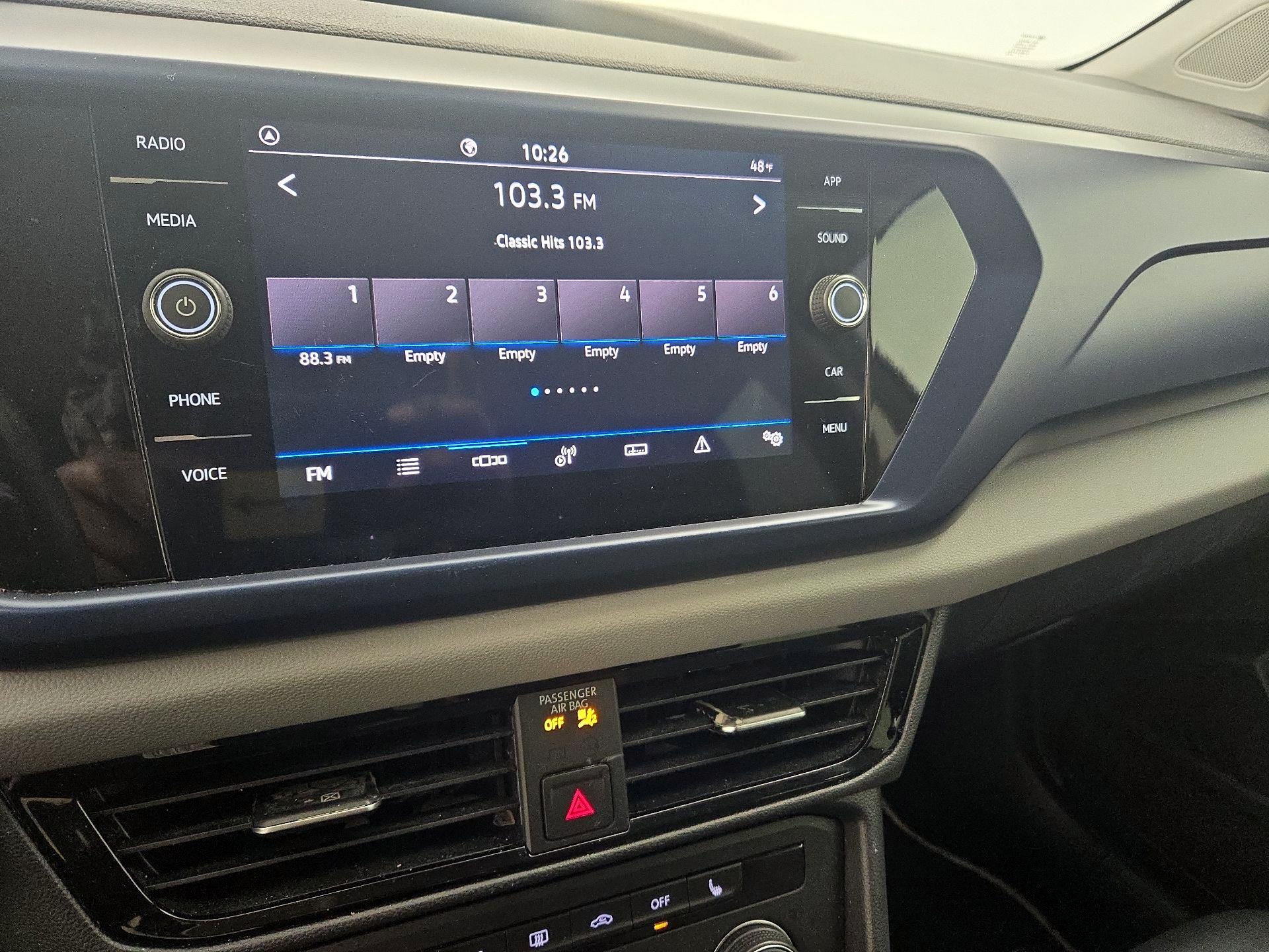 Thumbnail: 2022 Volkswagen Taos - 15