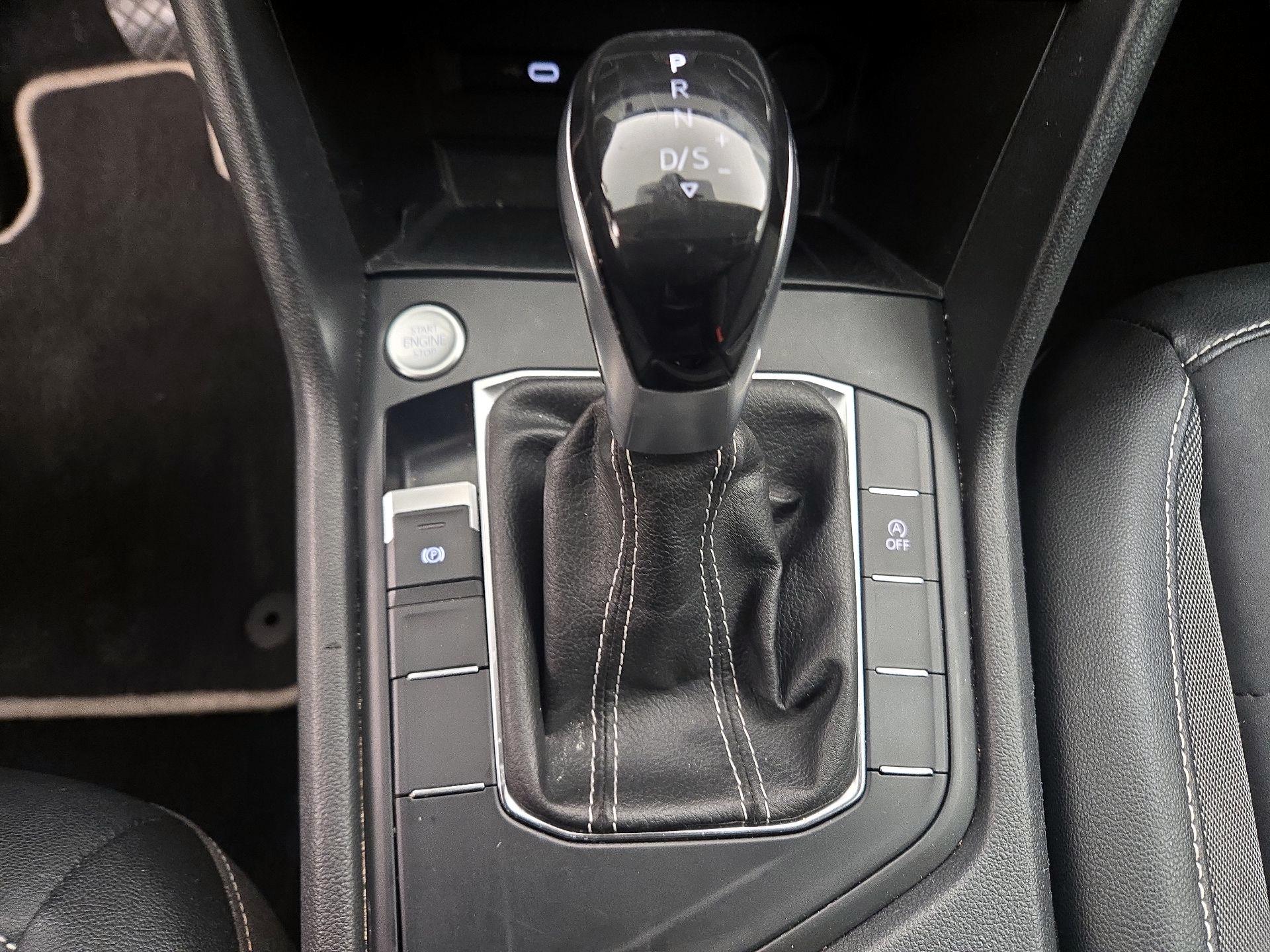 Thumbnail: 2022 Volkswagen Taos - 17