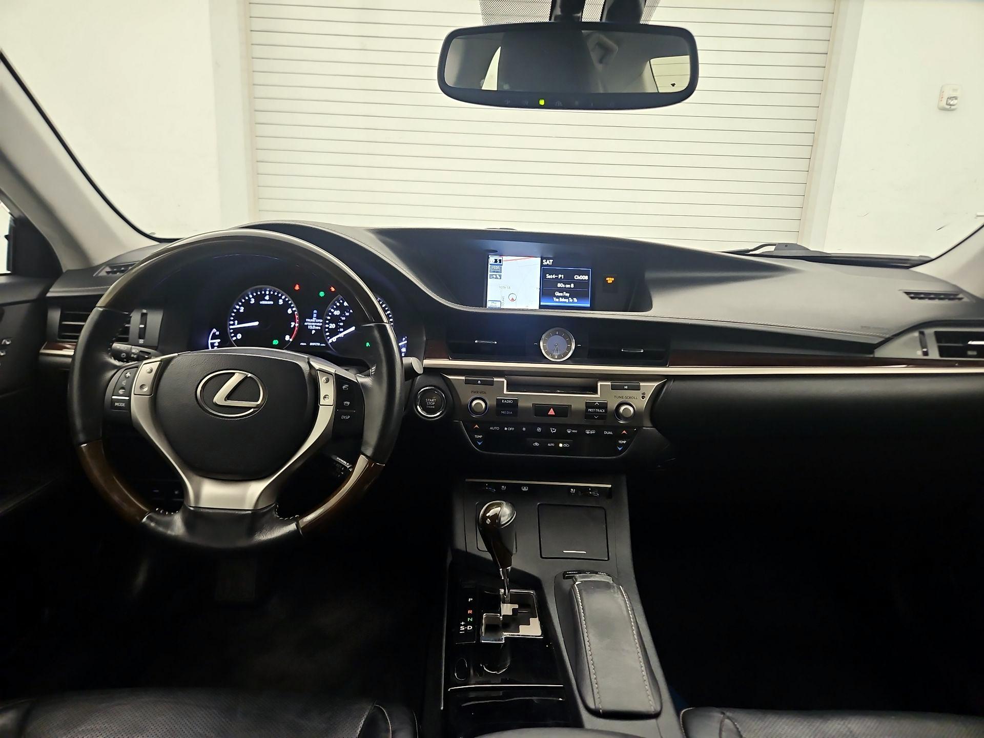 Thumbnail: 2014 Lexus ES - 9