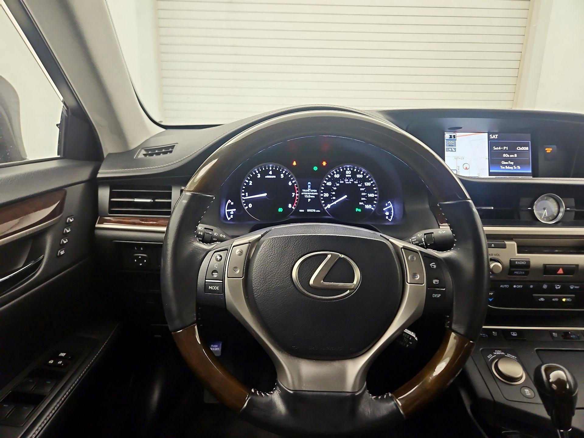 Thumbnail: 2014 Lexus ES - 10