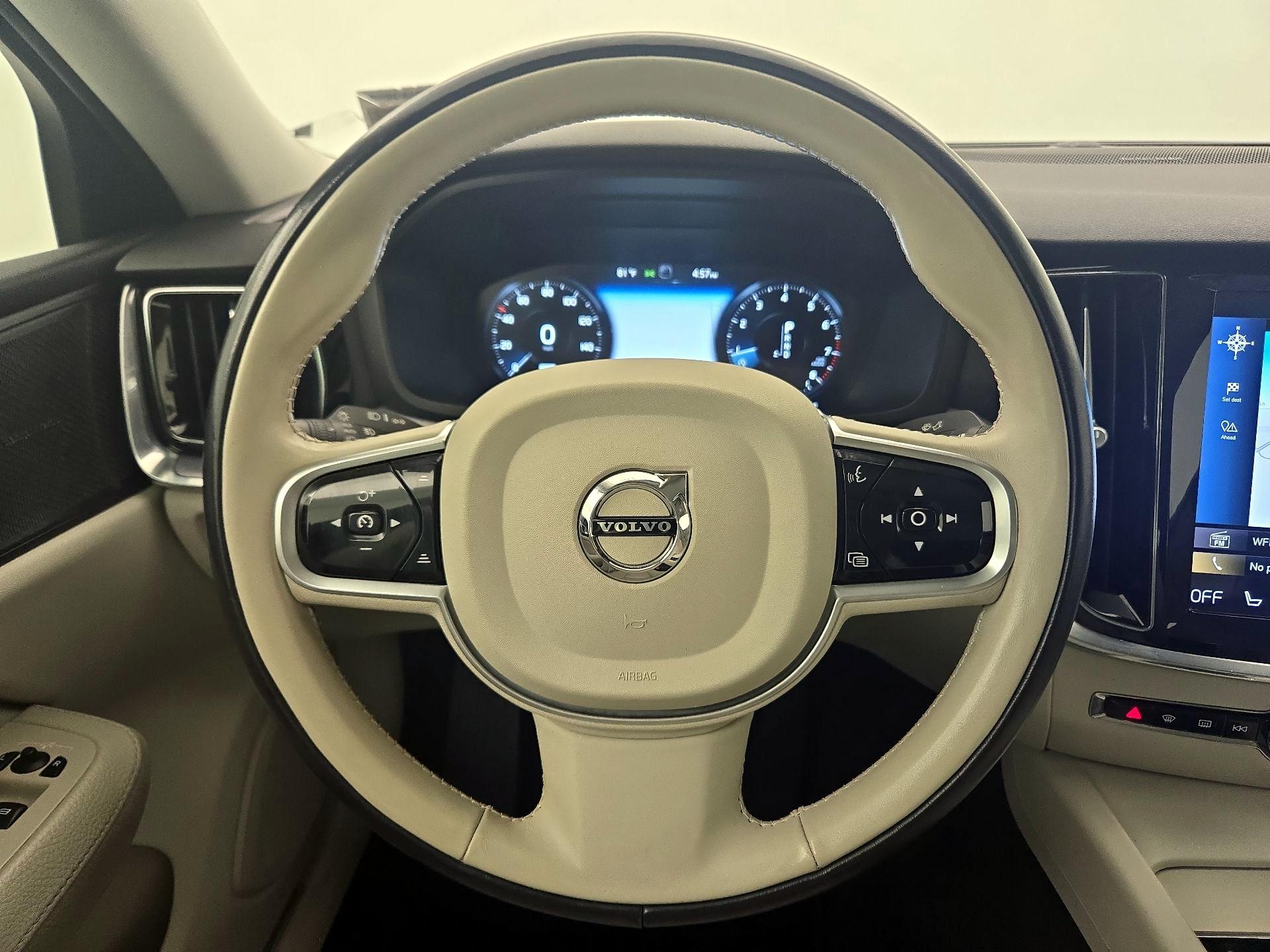 Thumbnail: 2020 Volvo S60 - 10