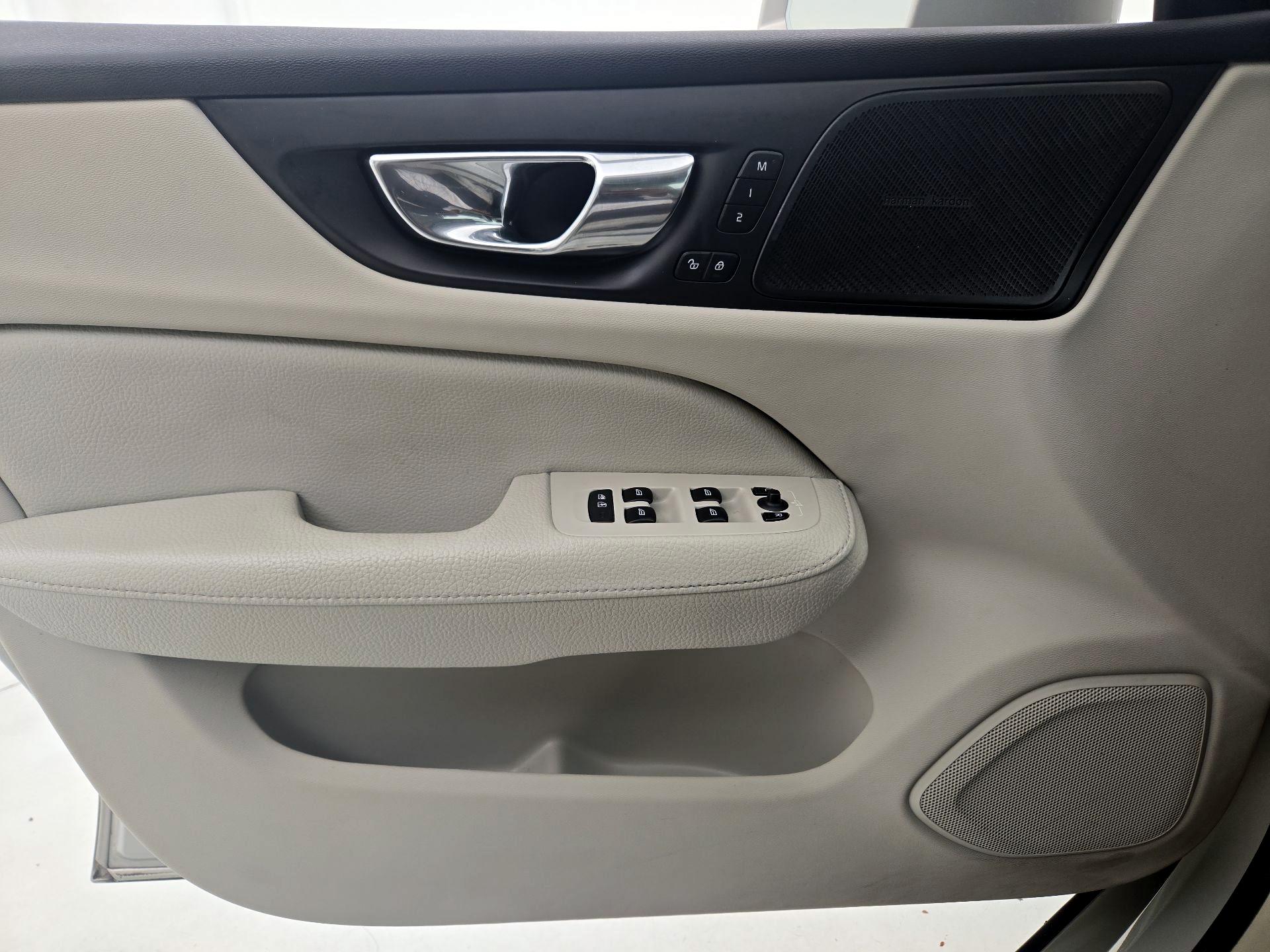 Thumbnail: 2020 Volvo S60 - 12