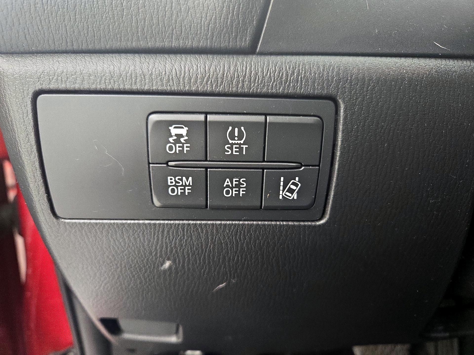 Thumbnail: 2016 Mazda Mazda3 - 13