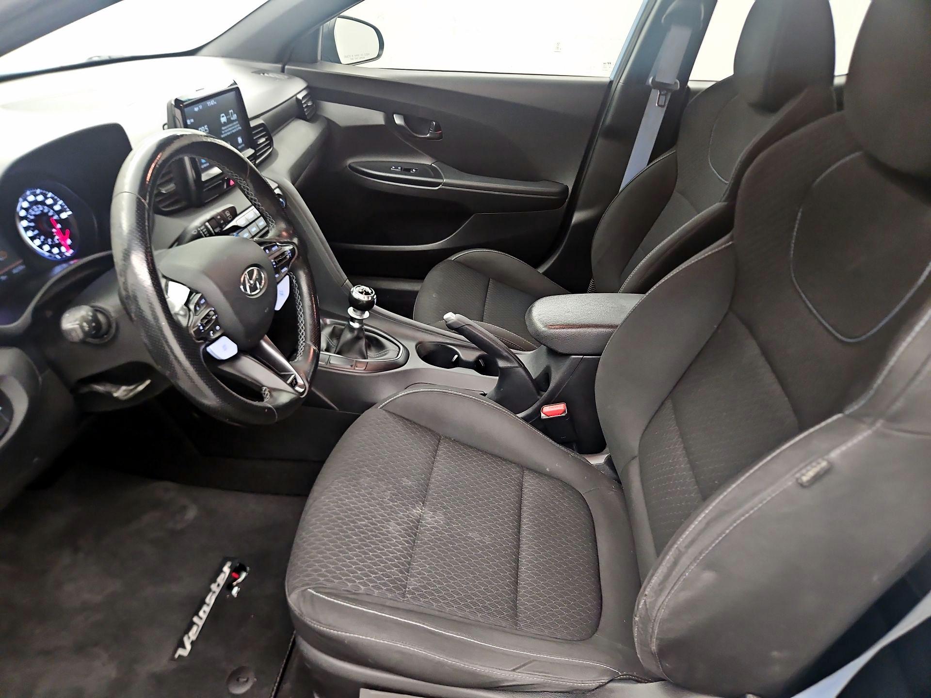 Thumbnail: 2019 Hyundai Veloster - 11