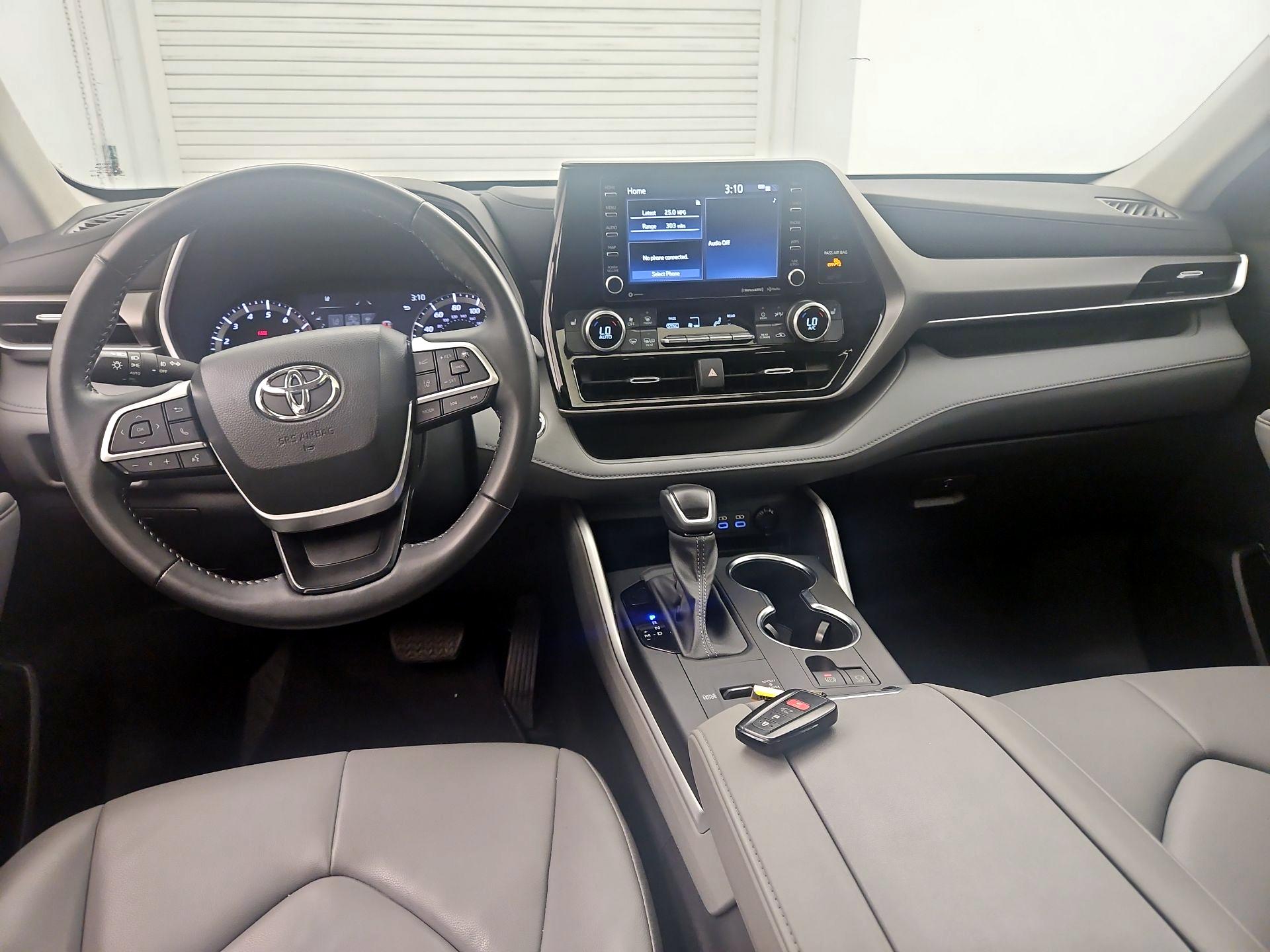 Thumbnail: 2022 Toyota Highlander - 9