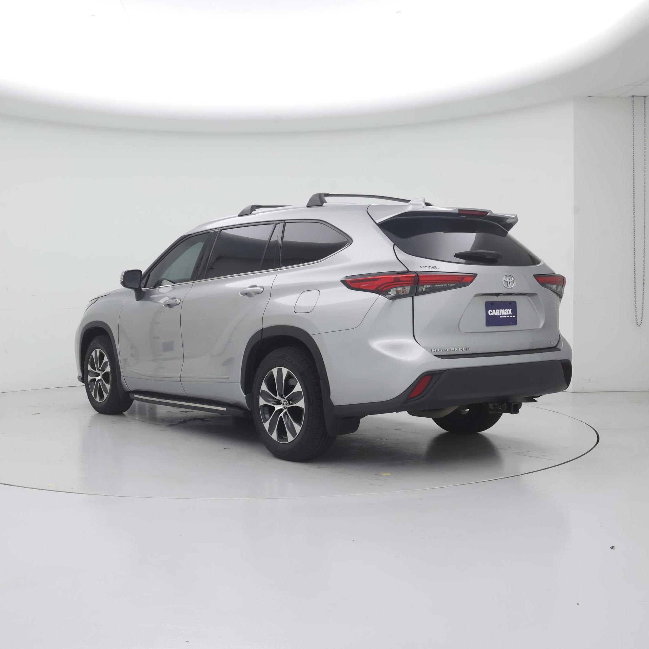 Thumbnail: 2022 Toyota Highlander - 2