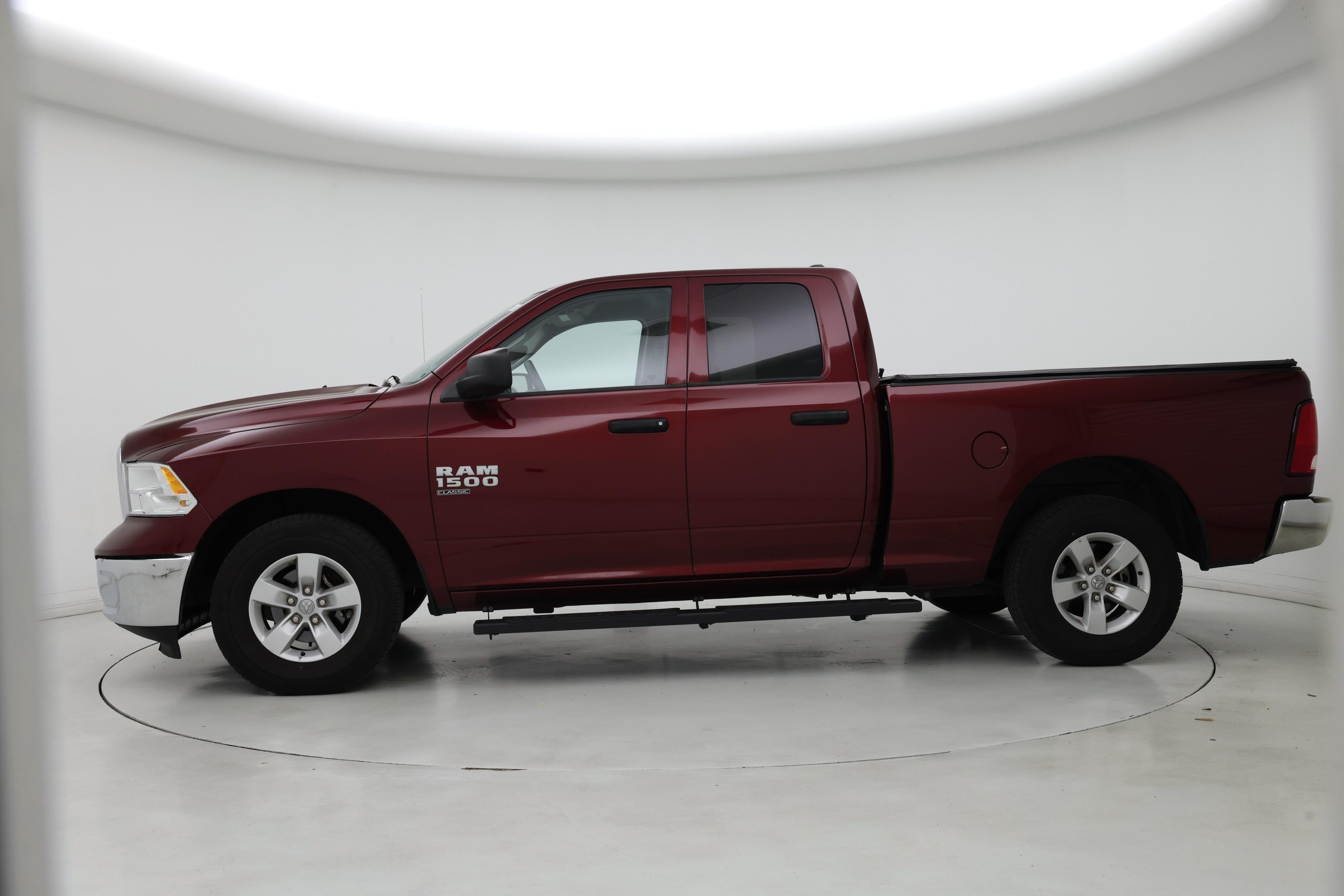 Thumbnail: 2024 RAM 1500 Classic - 3