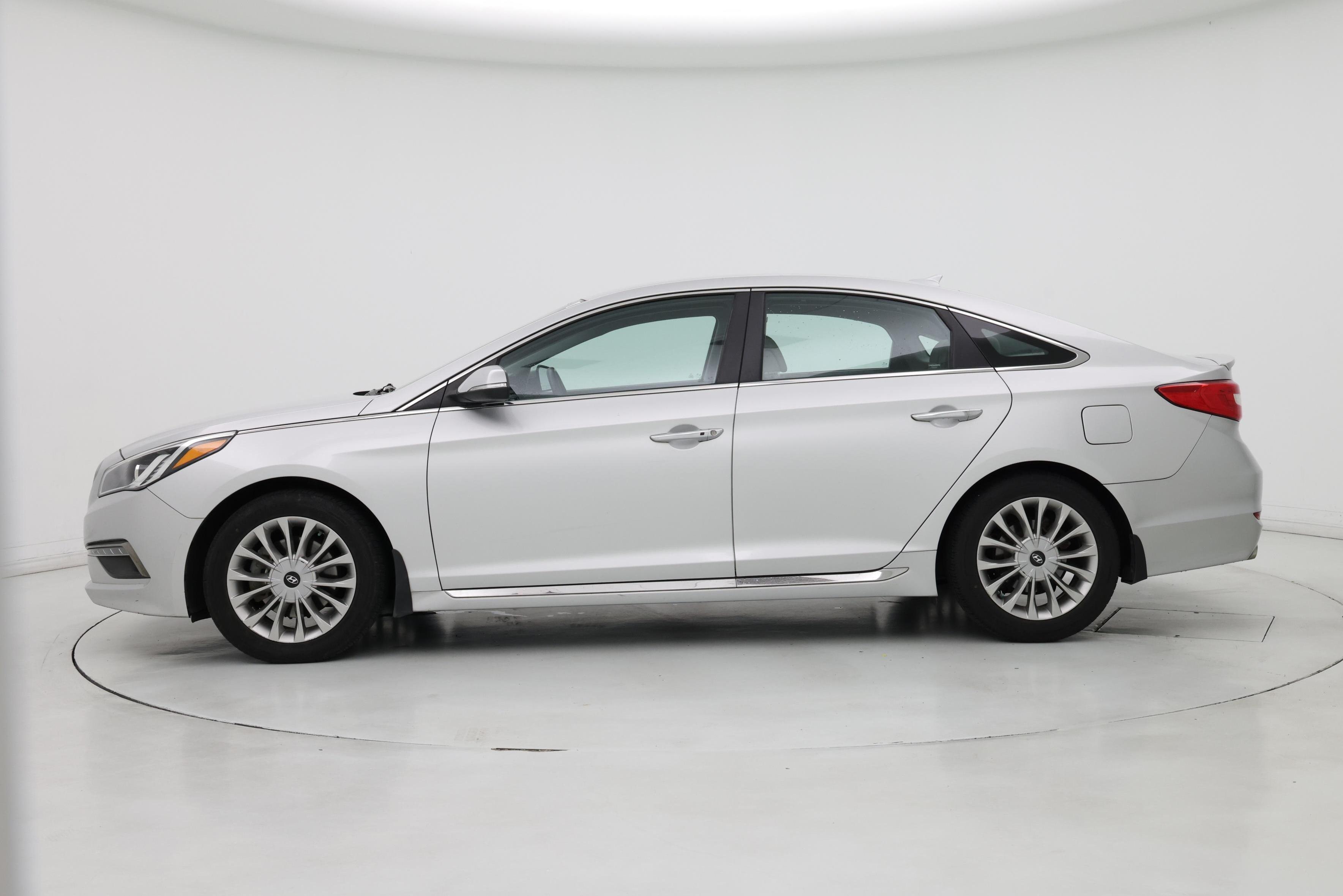 Thumbnail: 2015 Hyundai Sonata - 3