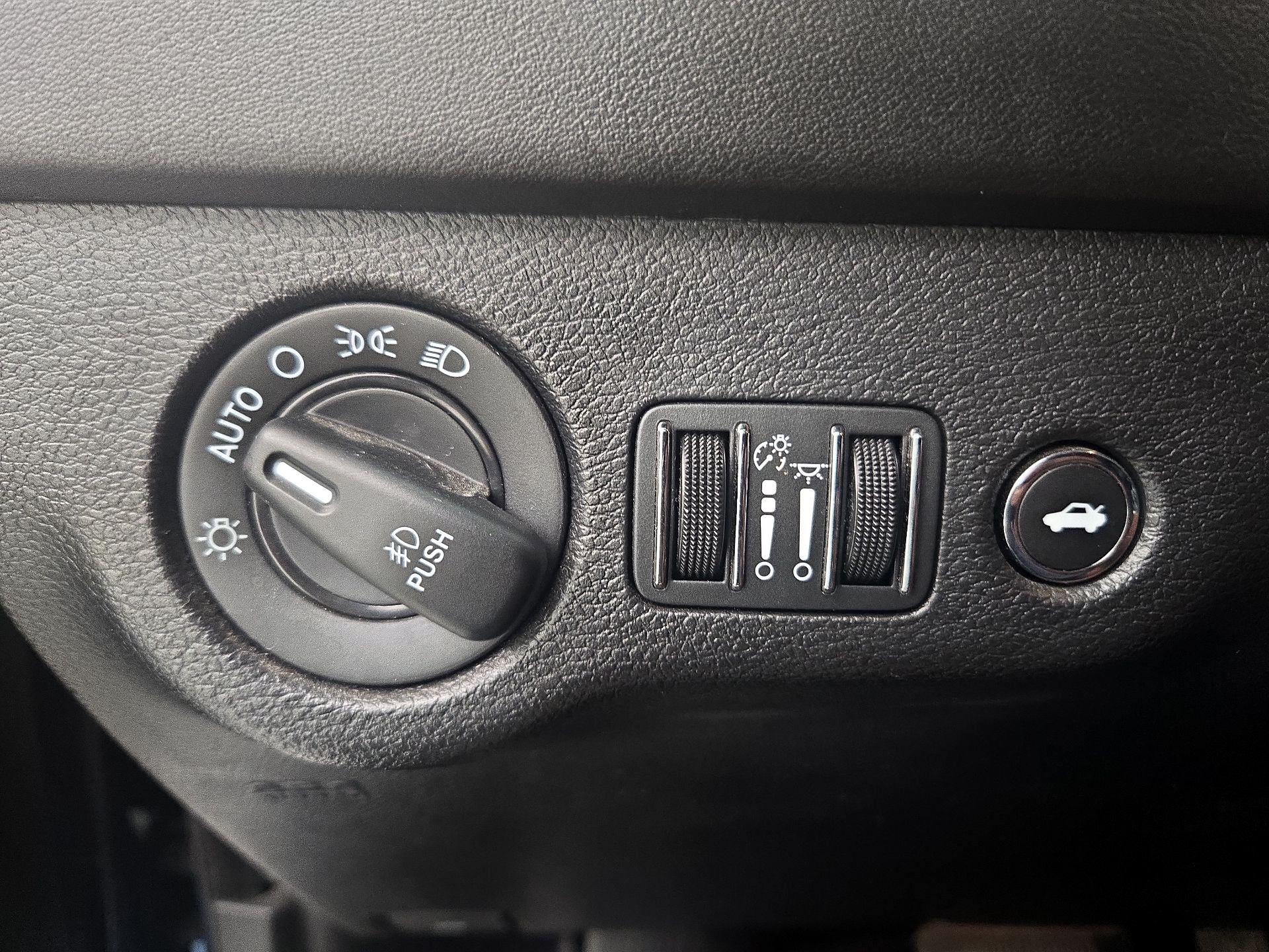 Thumbnail: 2020 Dodge Charger - 13