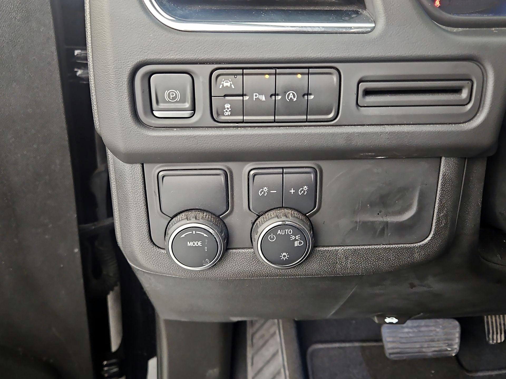 Thumbnail: 2023 Chevrolet Tahoe - 13