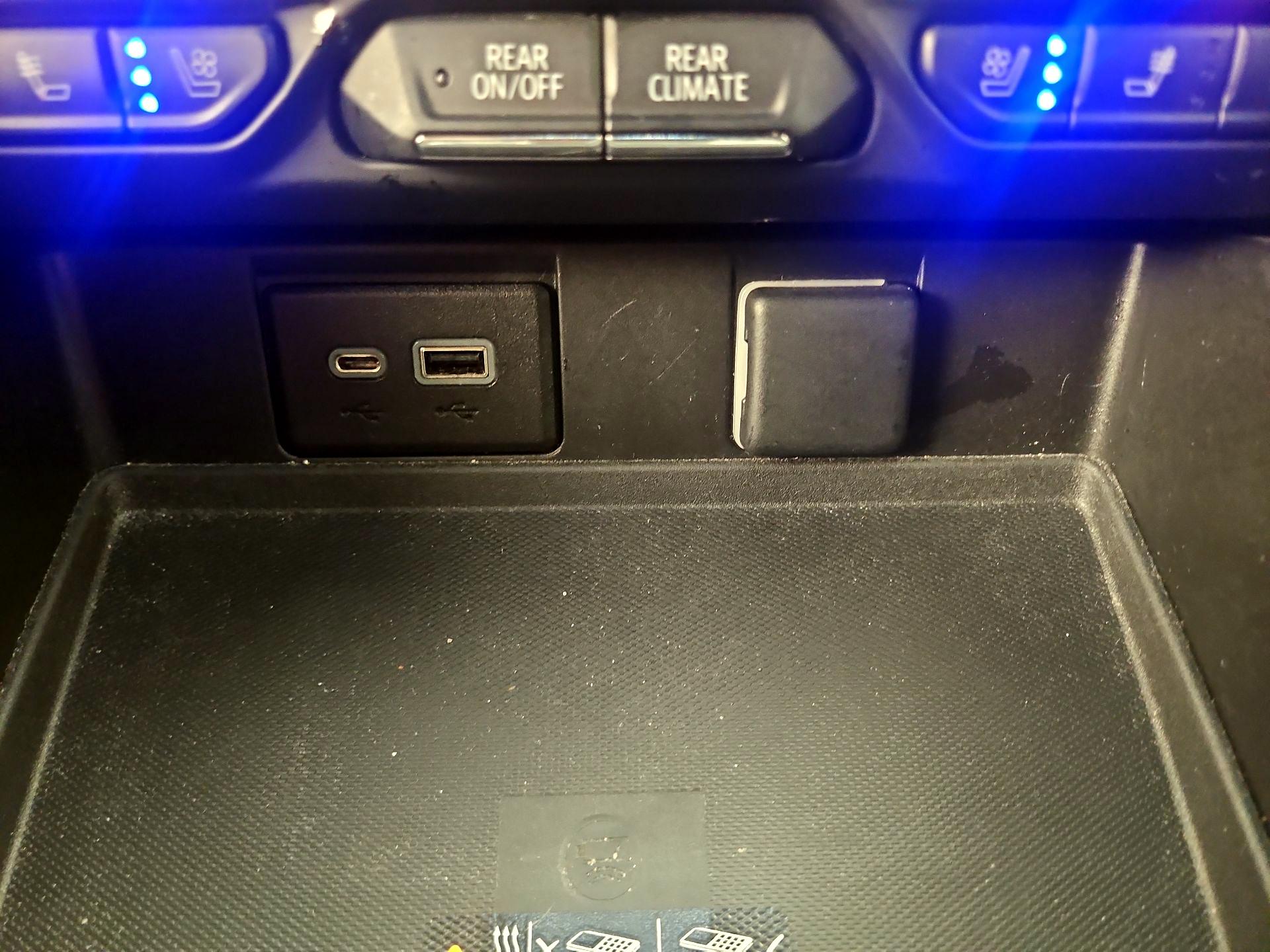 Thumbnail: 2023 Chevrolet Tahoe - 18