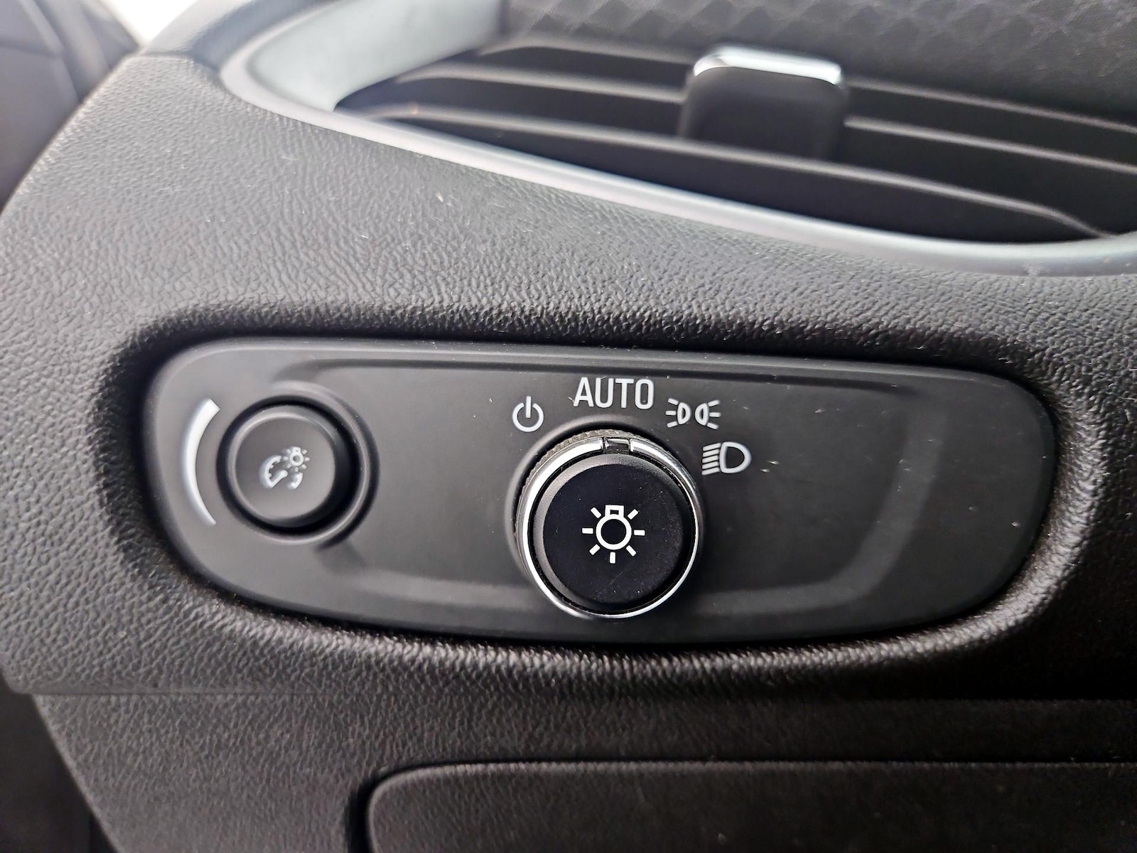 2024 Chevrolet Malibu 1LT - Photo 14
