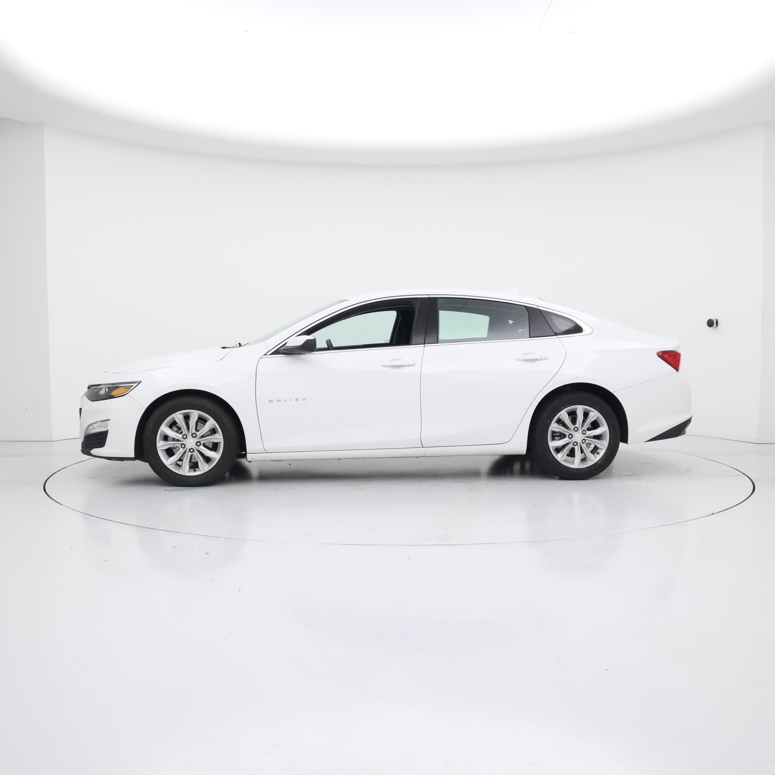 Thumbnail: 2024 Chevrolet Malibu - 3