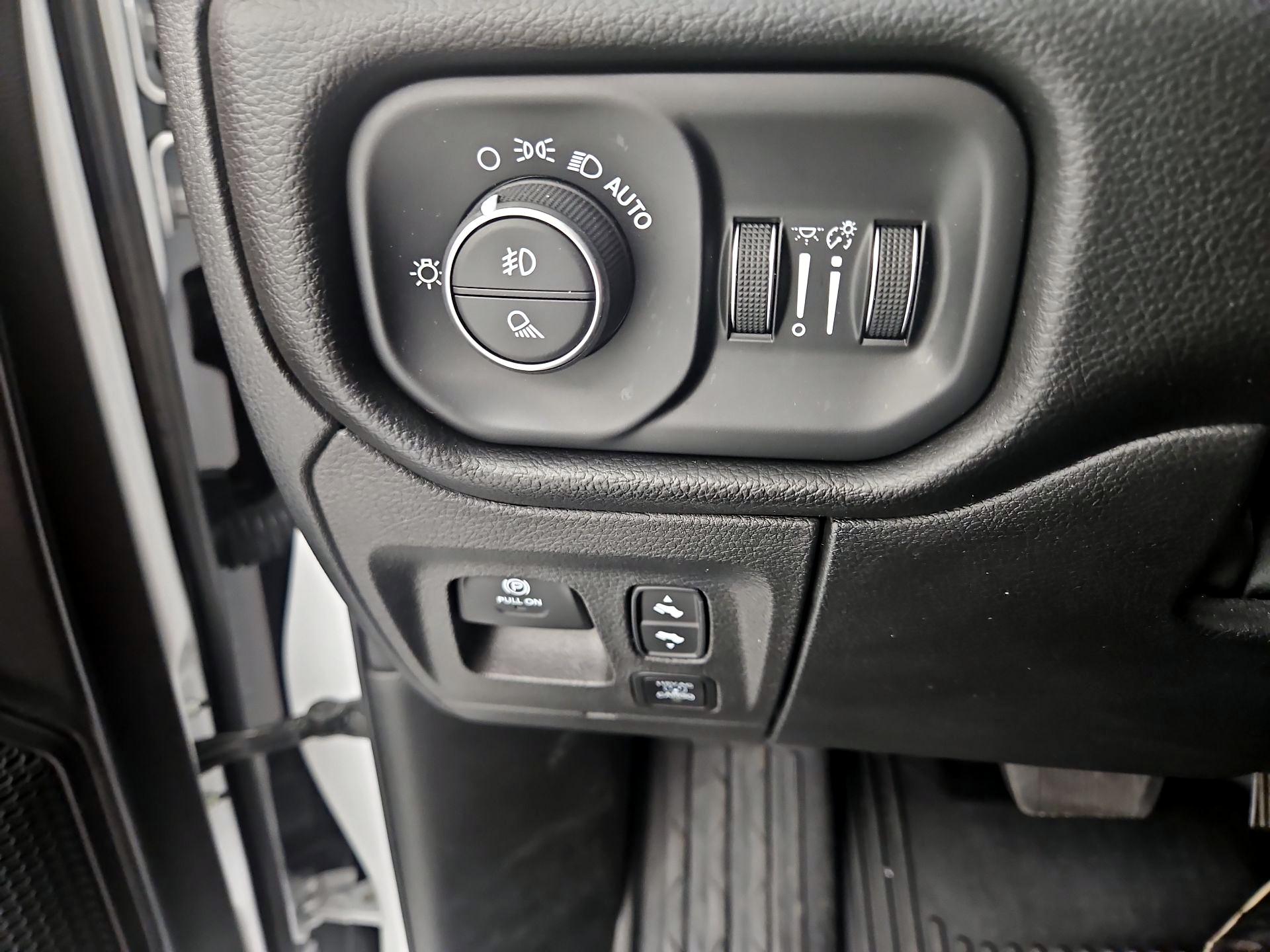 Thumbnail: 2025 RAM 1500 - 13