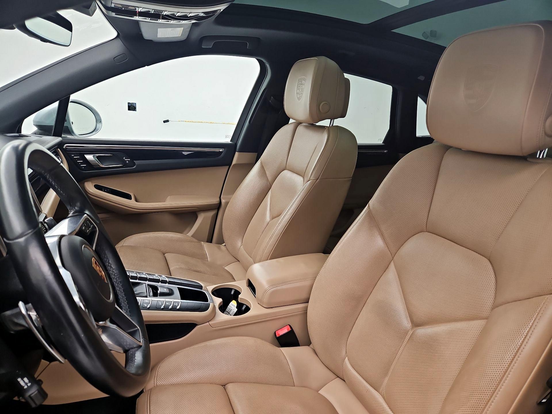 Thumbnail: 2020 Porsche Macan - 11