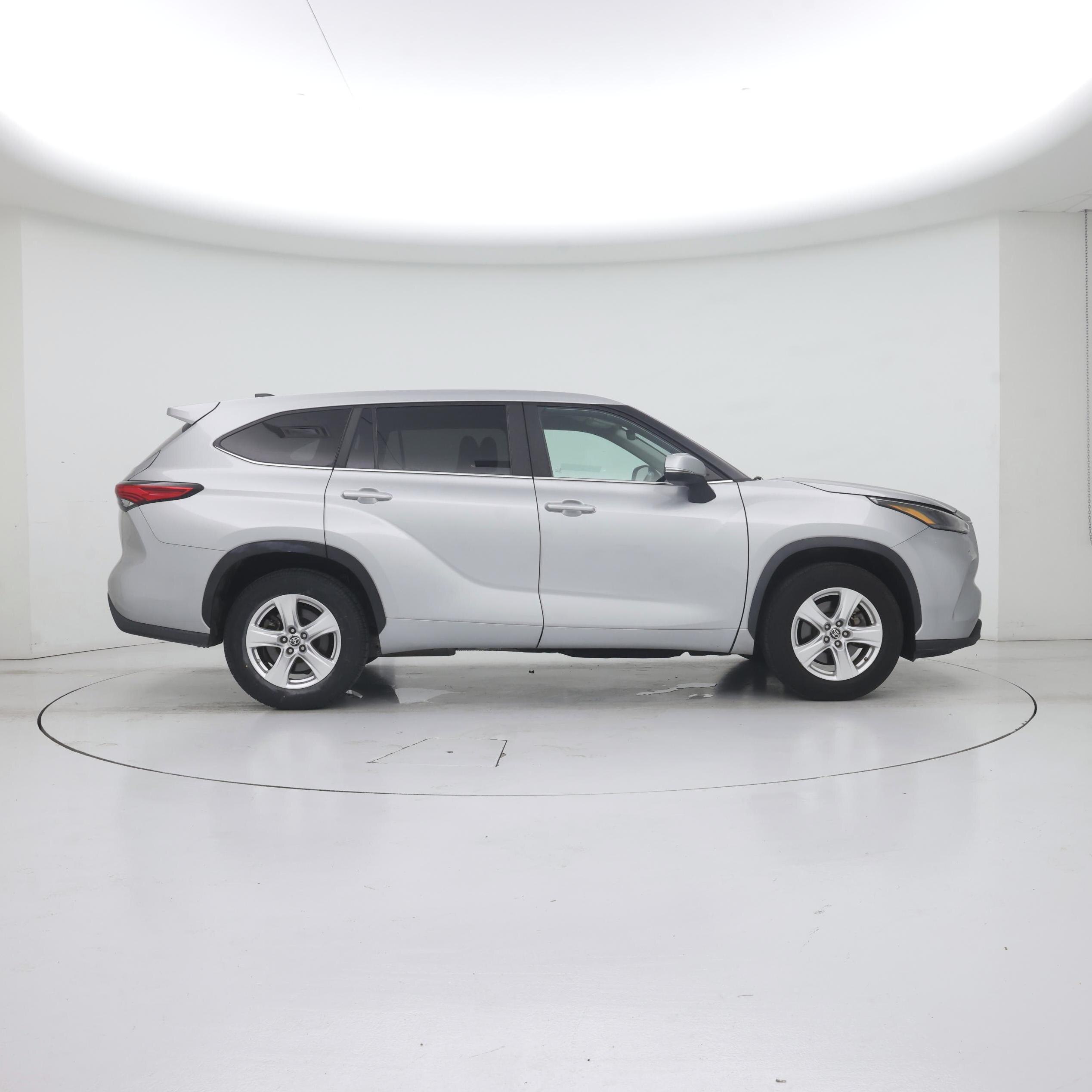 Thumbnail: 2023 Toyota Highlander - 7