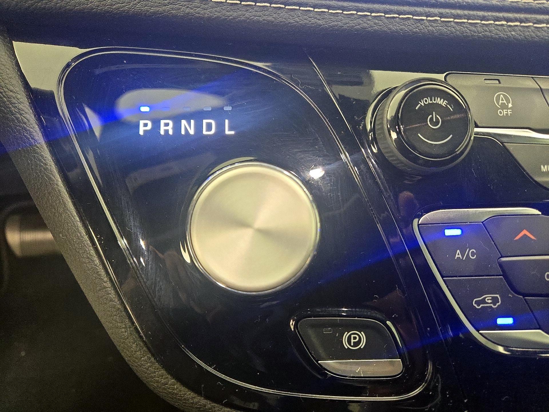 Thumbnail: 2022 Chrysler Pacifica - 17