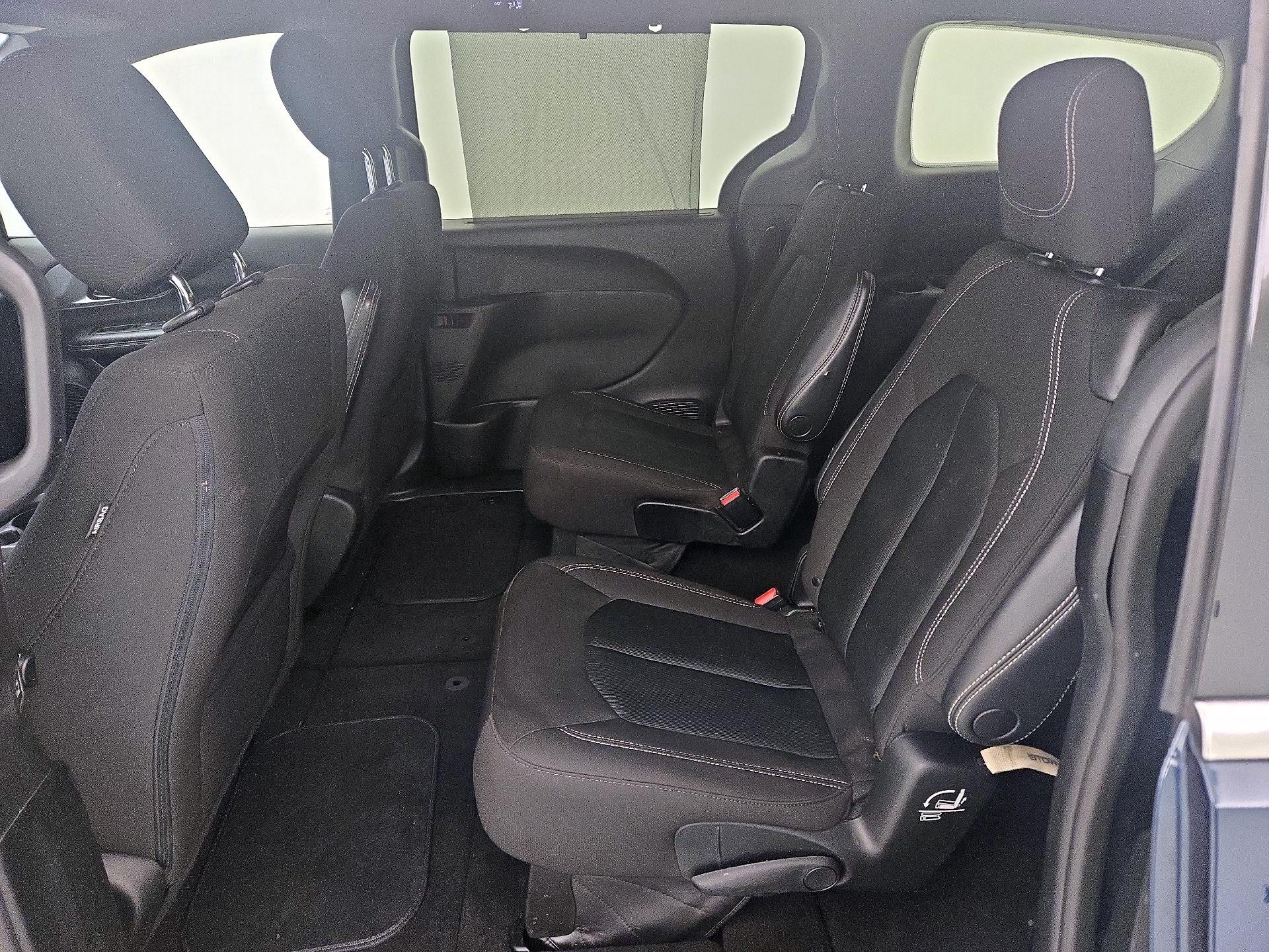 Thumbnail: 2022 Chrysler Pacifica - 19