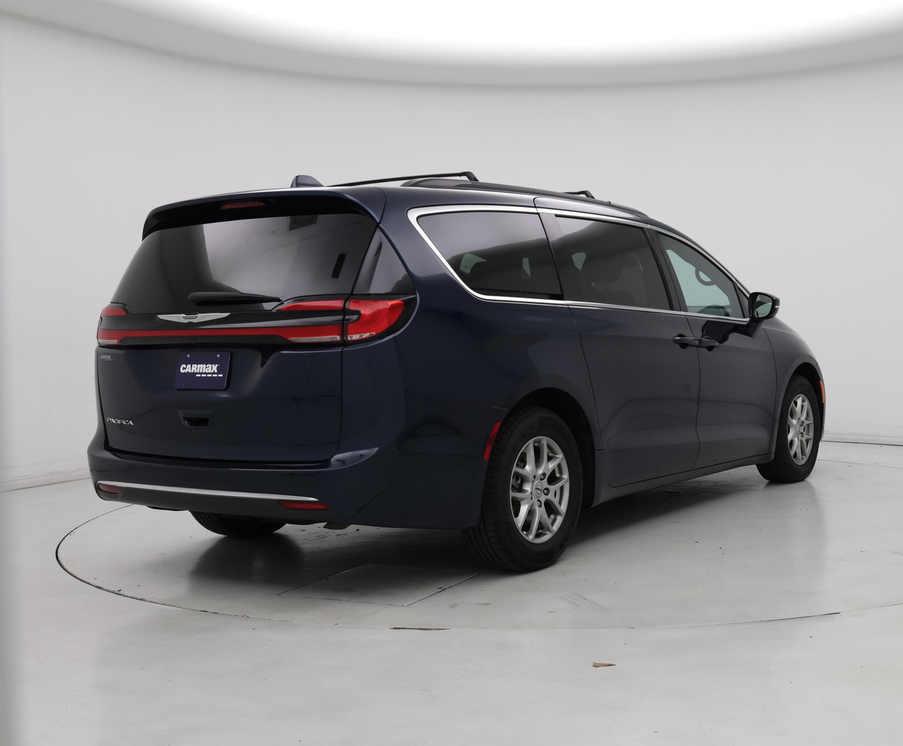 Thumbnail: 2022 Chrysler Pacifica - 8