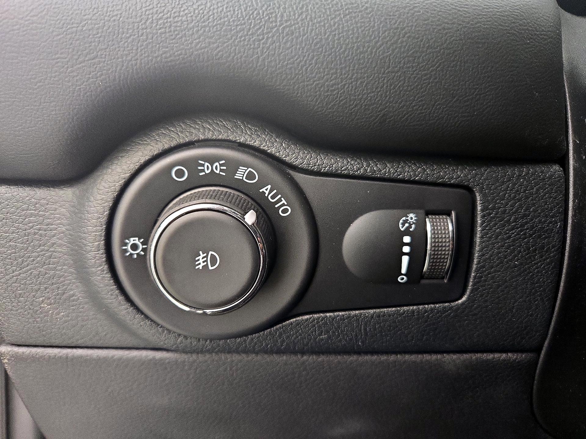 Thumbnail: 2022 Dodge Durango - 13