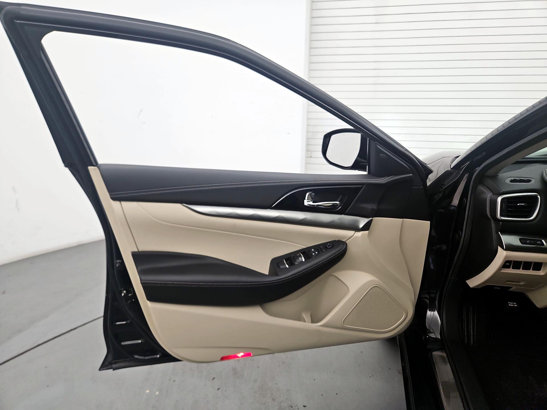 Thumbnail: 2021 Nissan Maxima - 12